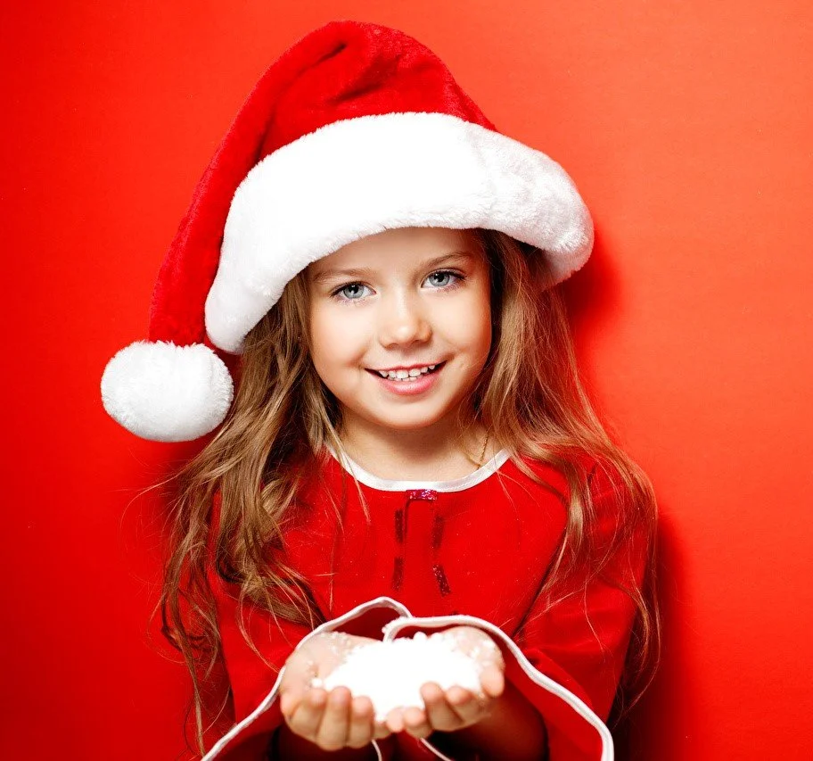 Holidays_Christmas_Little_girls_Winter_hat_Smile_537519_1280x853.jpg