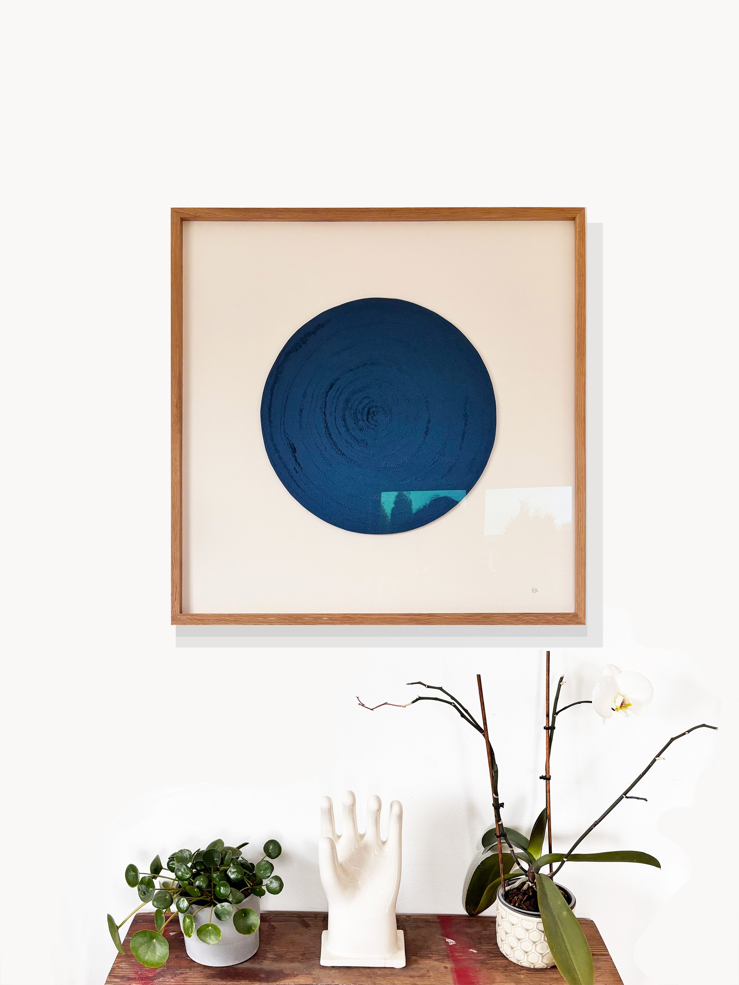 Framed Blue Moon
Ø 40cm, Sligtly elevated
Creme white backing
Deep oak frame 70x70 cm
Museum glass
Price ex freight
14000,-Dk kr // 1875 €