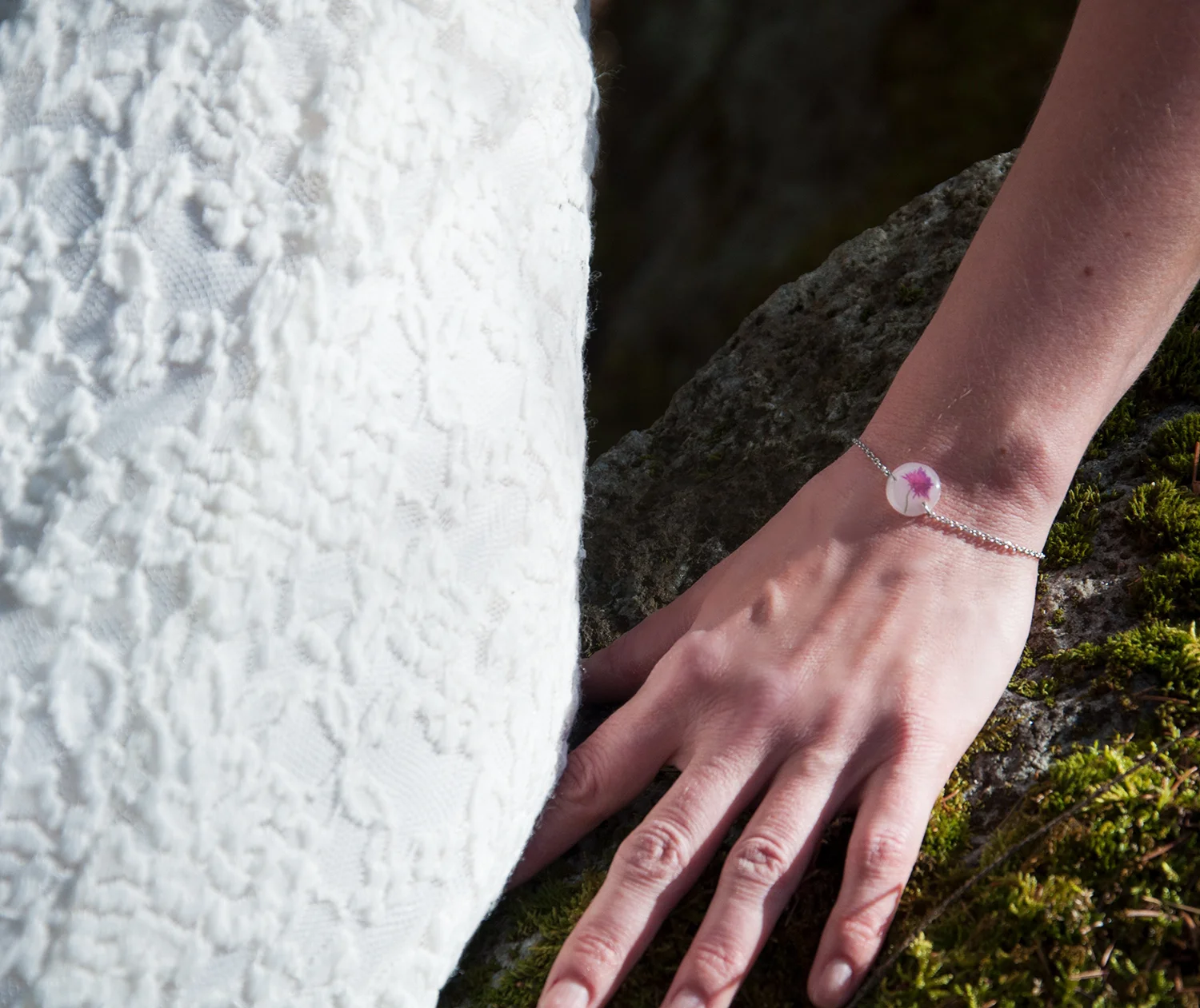 handaufsteinarmband.jpg