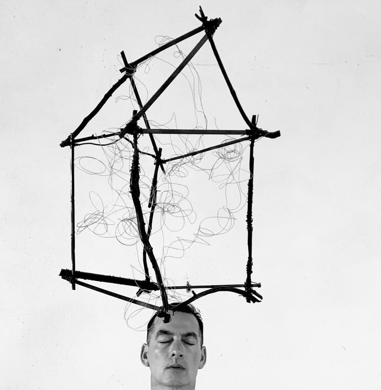 "Épouse et n'épouse pas ta maison"