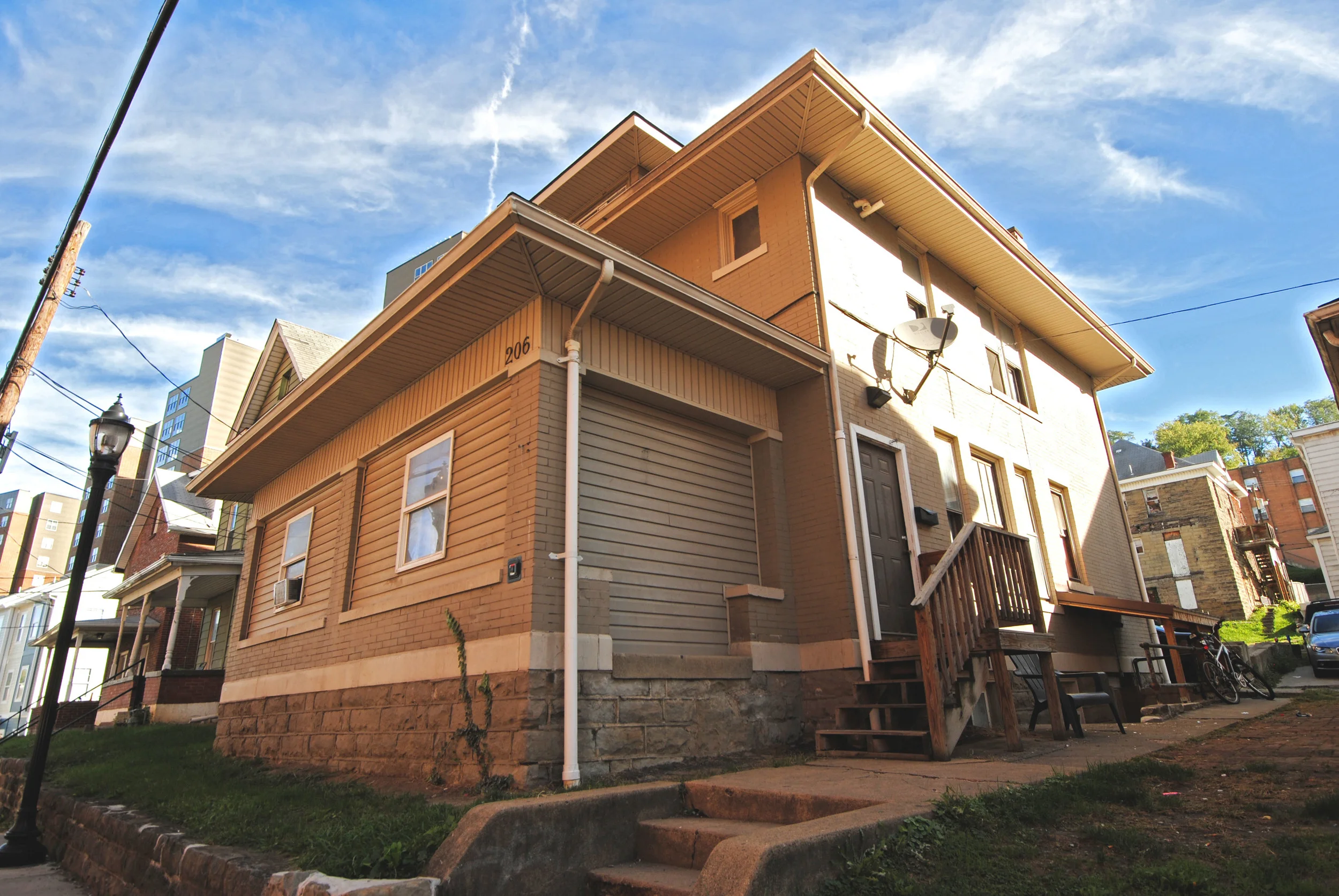 206 Grant Ave