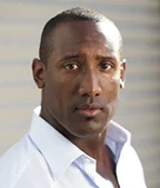 Quentin Earl Darrington as Major Holmes