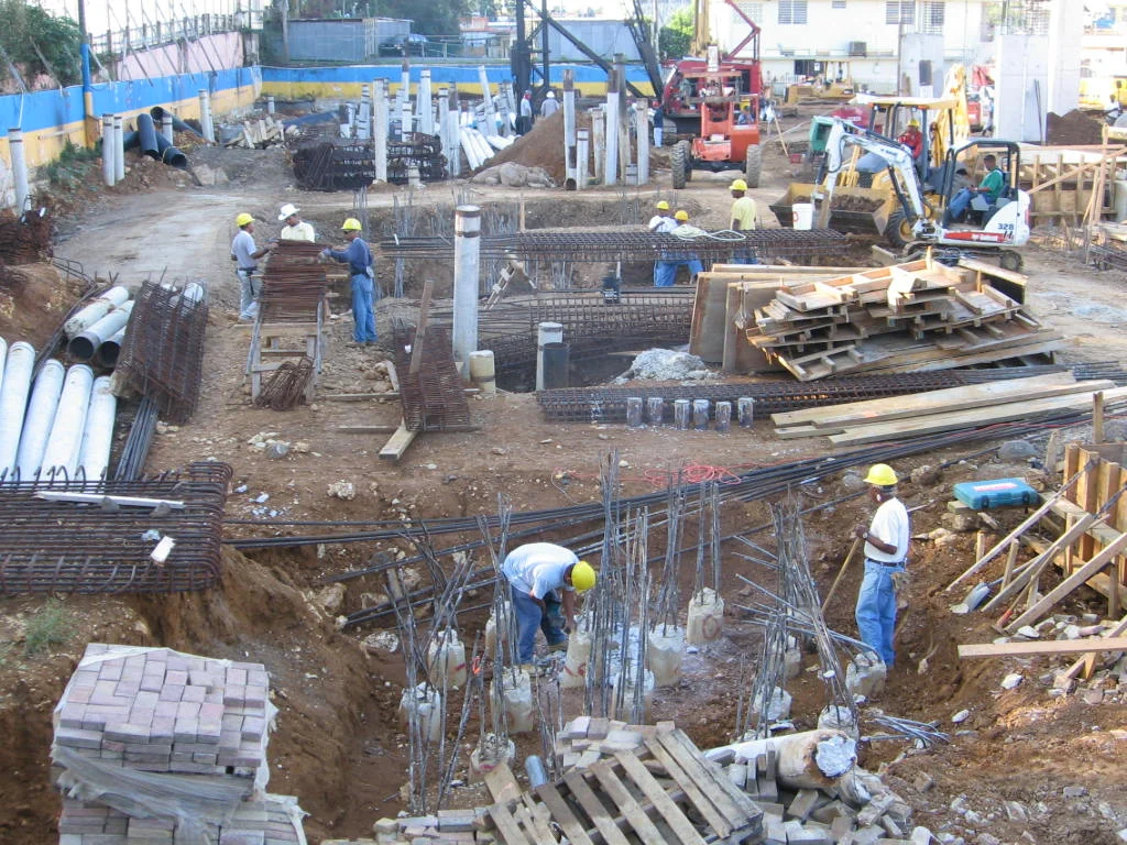 Plaza delk Mercado Aguadilla en construccion.JPG