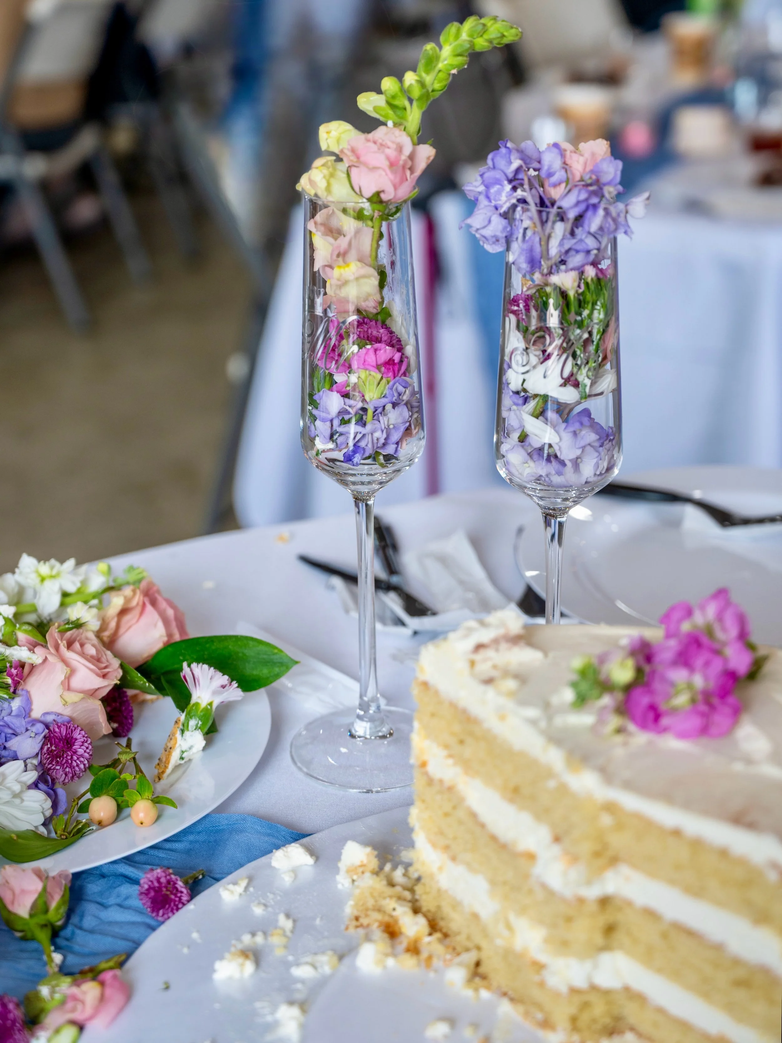 Fun messy cake shots from a wedding last month. It was a dry wedding, so we filled the champagne glasses with flowers from the cake and toasted to growing together. 🍰🌸🥂

Paul and Tammy skipped the traditional wedding route and made the day complet