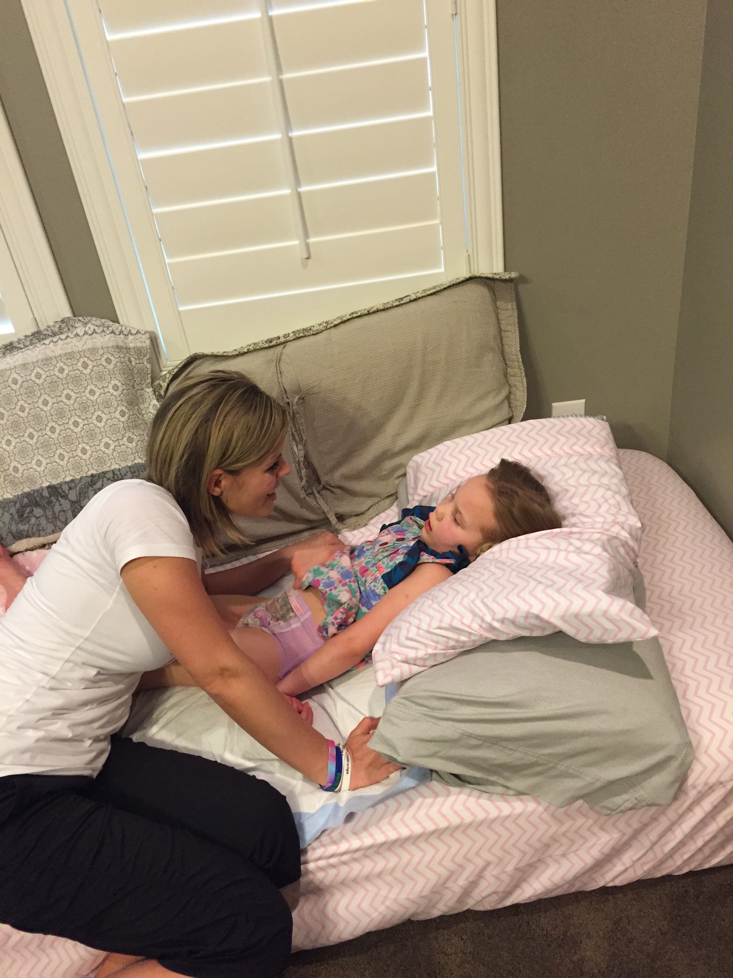 Jamie talking to Kycie and telling her she is home again!