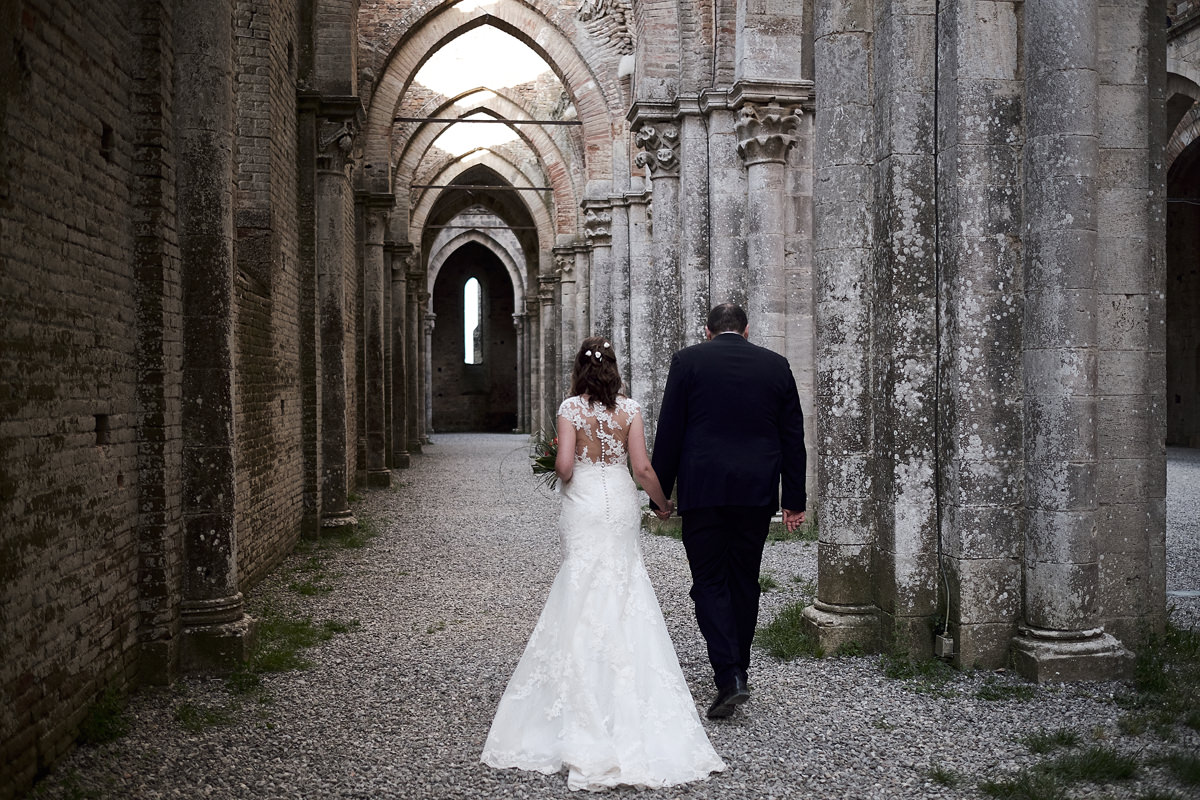  photographer, san galgano abbey, chiusdino, tuscany, siena, wedding, sunset 