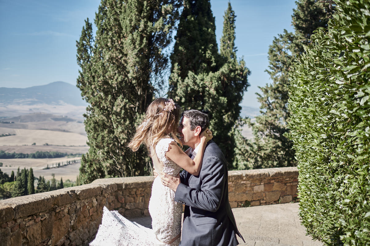  wedding, elopement, honeymoon, destinationwedding, siena, tuscany, pienza, val d'orcia, photographer, bagno vignoni, cipressini, cypress 