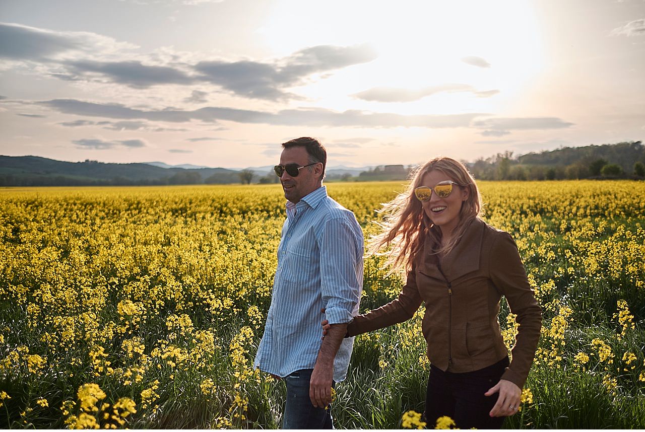  Photo shoot for the honeymoon of newlyweds coming from Mexico, who have chosen the countryside around Siena for their dream holiday. Castiglion del Bosco in ferragamo, near Montalcino is the perfect place to spend a few days in luxury. A ride in fer