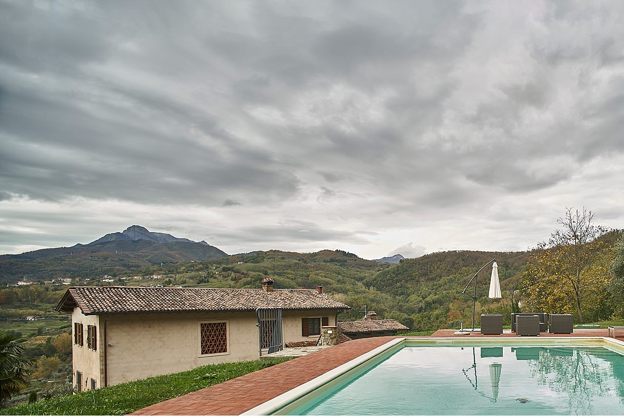  Ancient restored mountain villa in Garfagnana, overlooking the Serchio valley near the Devil's Bridge. wide spaces and rooms on three floors furnished with classic style combined with modern elements. Near to barga and castelnuovo this villa is sure