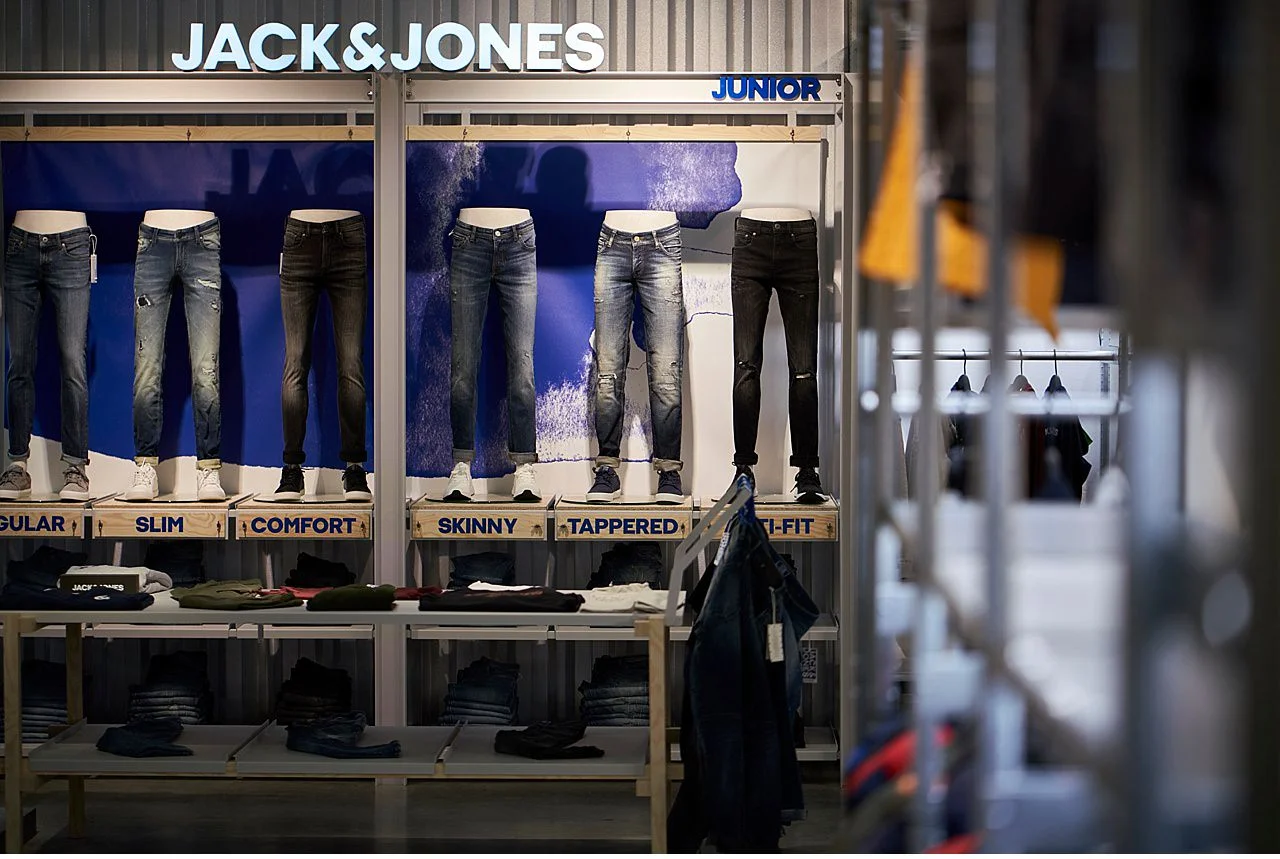  Pitti Bimbo 88, Jack & Jones box. Interior photo shoot for the designer who created the project for the annual review of children's fashion in Florence. With companies from all over the world. The service has been entrusted to Matteo Castelli's stud