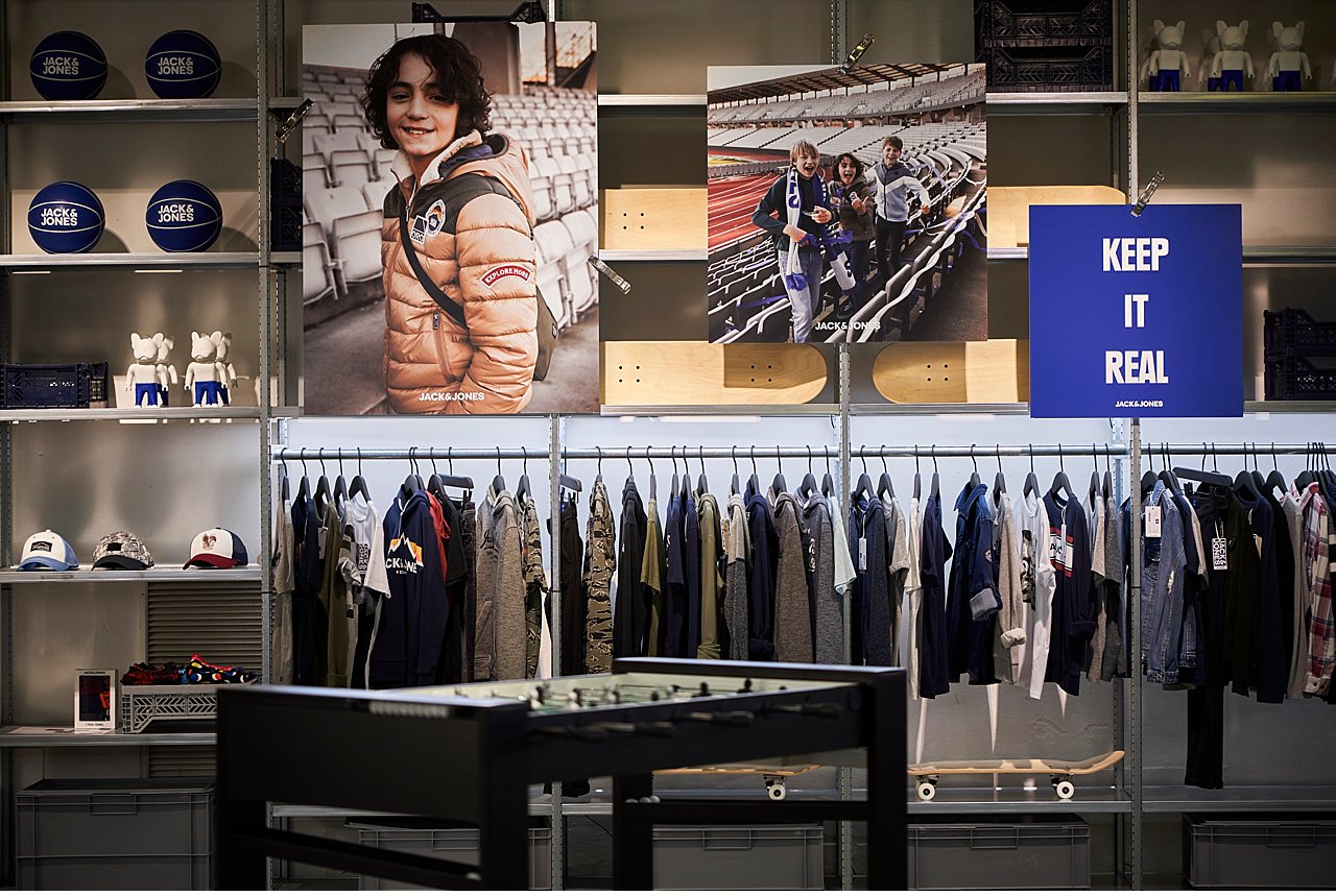  Pitti Bimbo 88, Jack & Jones box. Interior photo shoot for the designer who created the project for the annual review of children's fashion in Florence. With companies from all over the world. The service has been entrusted to Matteo Castelli's stud
