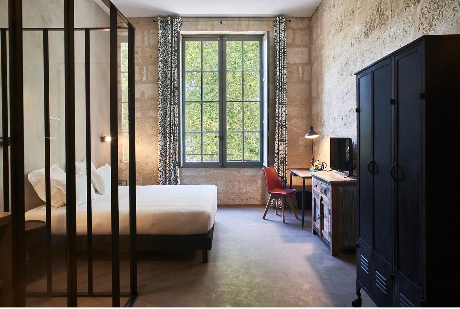 New hotel in Bordeaux, La Zoologie, owned by French as the Palazzetto Rosso in Siena and other hotels in Paris. The inspiration of the structure is linked to the original origin of the building which was a university zoology pavilion. Recently resto