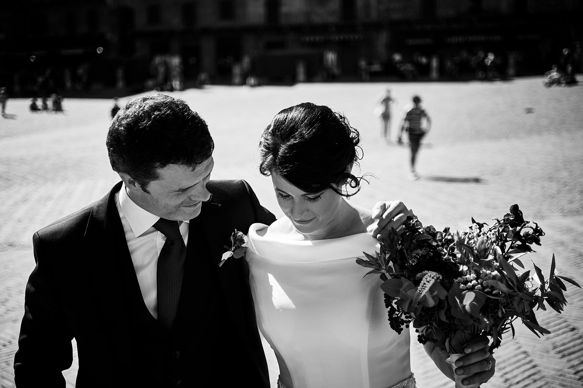  Matrimonio Irlandese celebrato nella sala del concistoro a palazzo pubblico in Piazza del Campo a Siena. Il ricevimento si è svolto nella bella villa Chiatina dell'azienda Pometti, nel comune di Buonconvento al confine con Asciano e vicino a Monte O