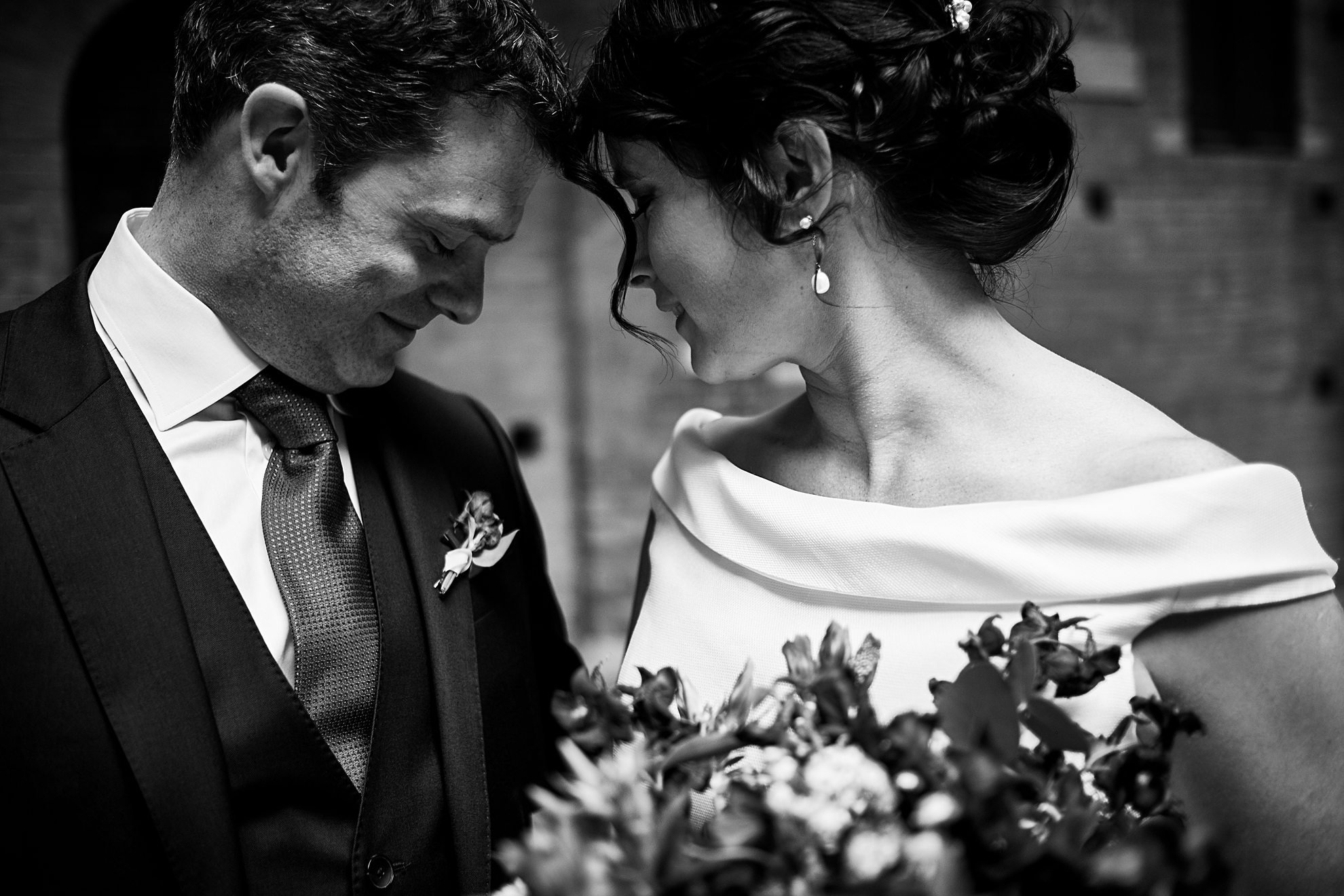  Matrimonio Irlandese celebrato nella sala del concistoro a palazzo pubblico in Piazza del Campo a Siena. Il ricevimento si è svolto nella bella villa Chiatina dell'azienda Pometti, nel comune di Buonconvento al confine con Asciano e vicino a Monte O