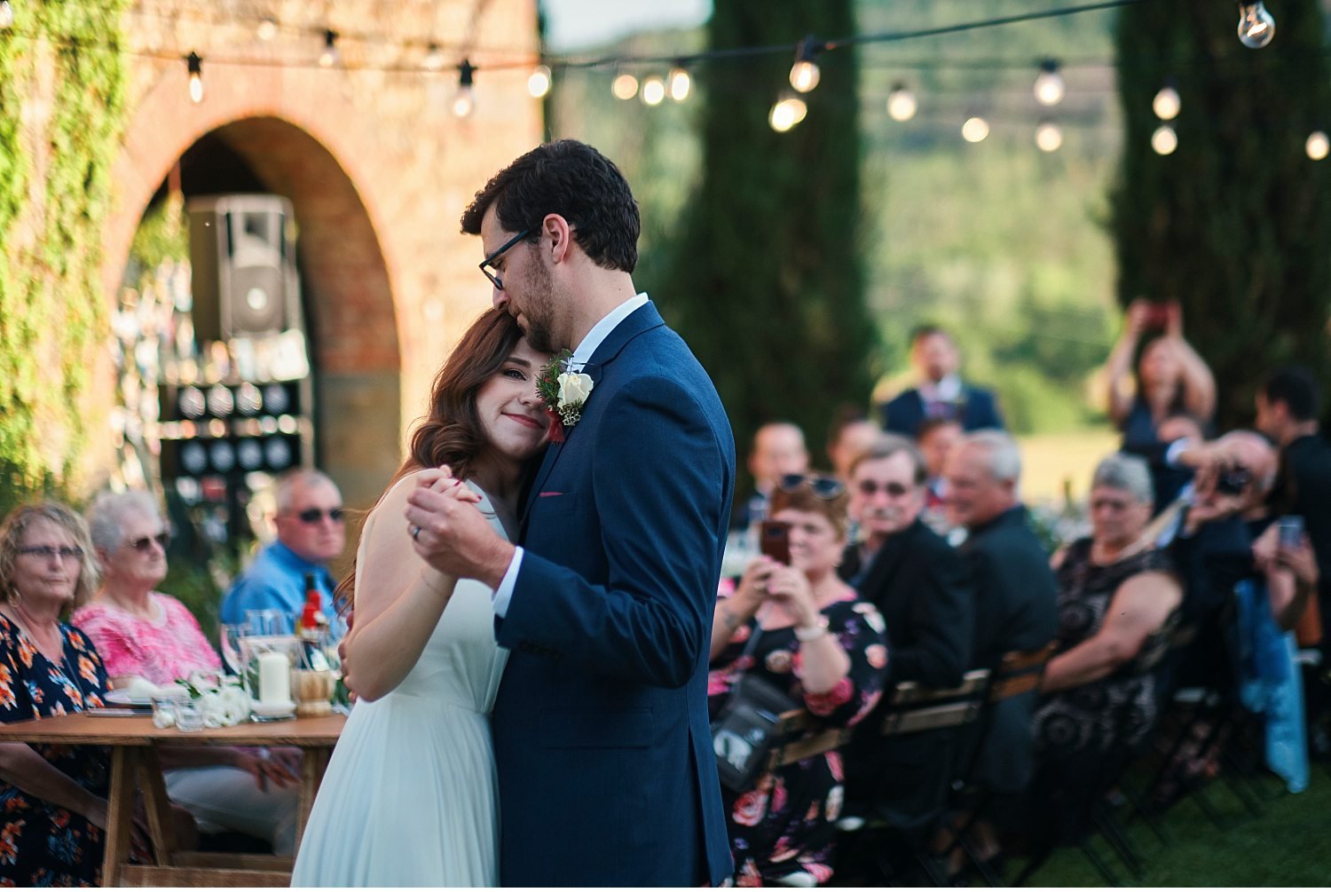  Elegant wedding in Tuscany in the garden of a Villa Cini in Arezzo - Immortalize your special day with this splendid photo of an enchanting wedding in one of the most beautiful Tuscan villas. The ceremony in the garden underlines the romantic and re
