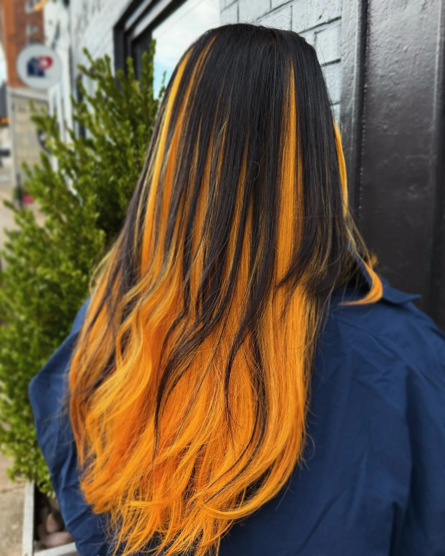 Halloween came early with this double process color 🧡🎃 

#DPC #orangehairdontcare #circlesquaresalon #rvasalon #rvahair