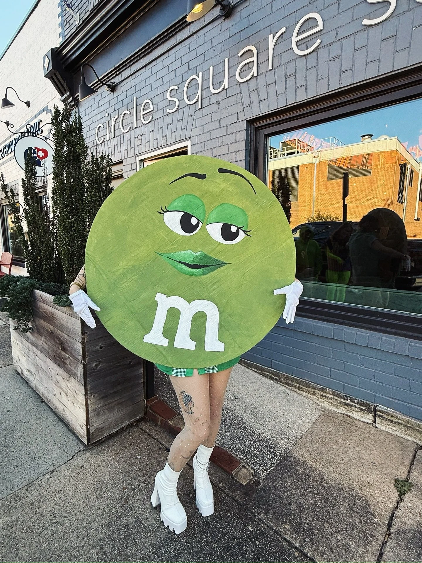 The salon is getting spooky! 👻 Circle-ween is in full swing and our &lsquo;Something Green&rsquo; theme is bringing the heat 🔥 Get ready to make your friends green with envy thanks to our ghoulishly talented stylists! 🧟&zwj;♀️🌙🧝🏾&zwj;♀️🍭🦹🏻&z