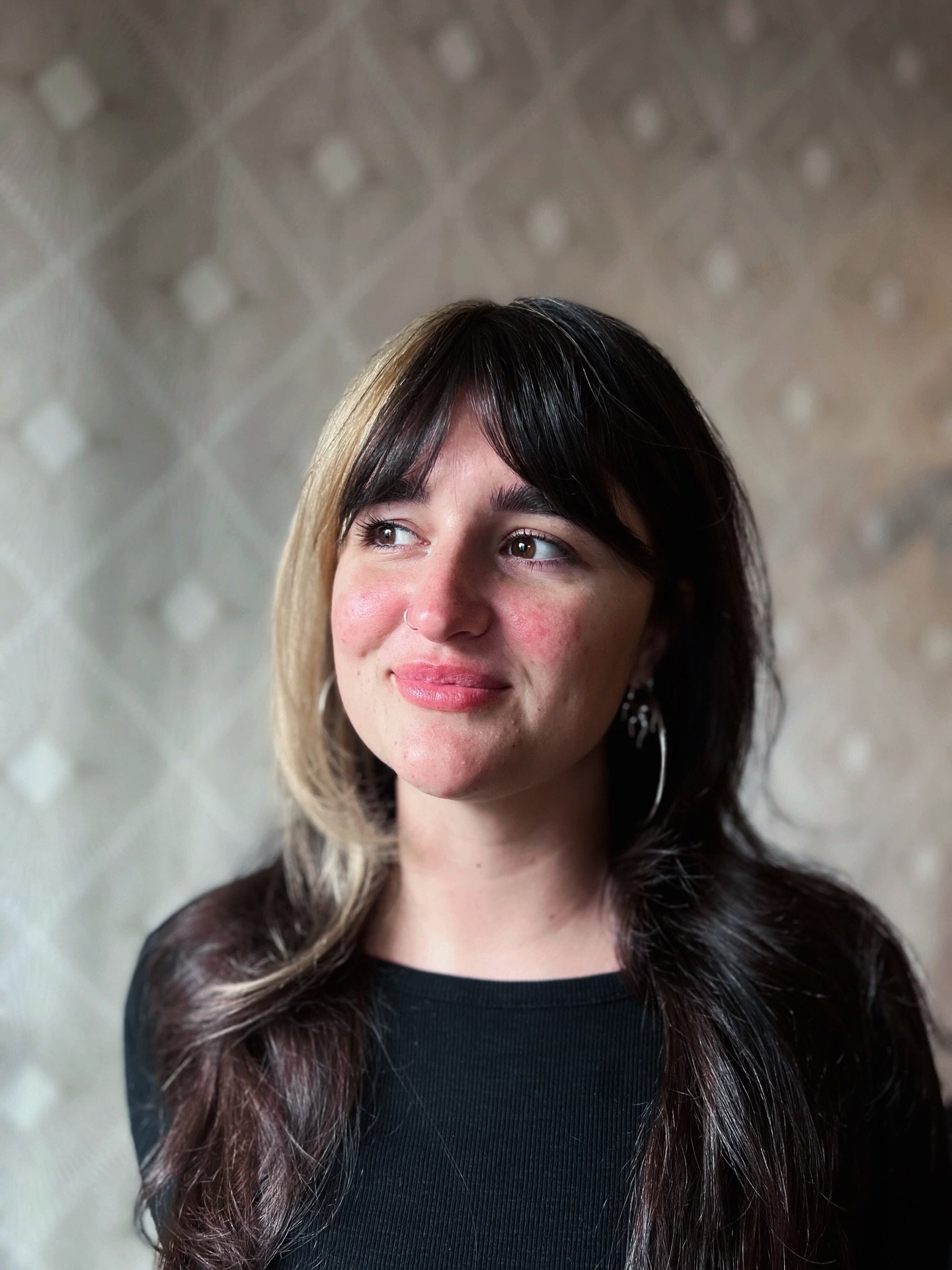 A fun color block for Chloe styled by our incredibly cool stylist Reece! 🙋🏼&zwj;♀️

Call the salon or book online if you also want to have super cool hair by Reece! 💁🏼&zwj;♀️

#rvastylist #rvasalon #circlesquaresalon #colorblock #coolhair