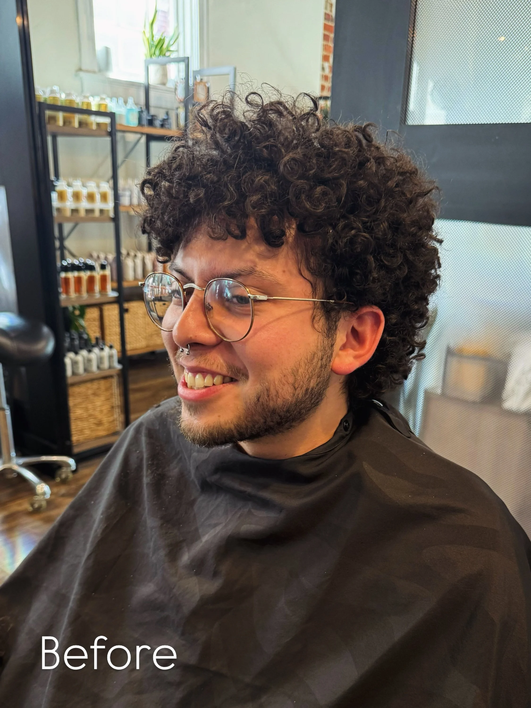 A little before and after for your weekend inspo! @olivedoinhair really cleaned up with this one 🧼✂️🫰🏼

#curlycleanupcrew #curlcut #rvasalon #rvastylist