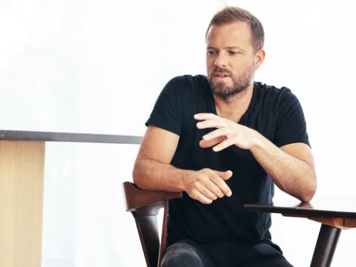 “ When I close the door, it's very important to me that my home is serene, tranquil and away from clutter. I don't like clutter. I can't think in clutter. I can't relax in clutter. ”