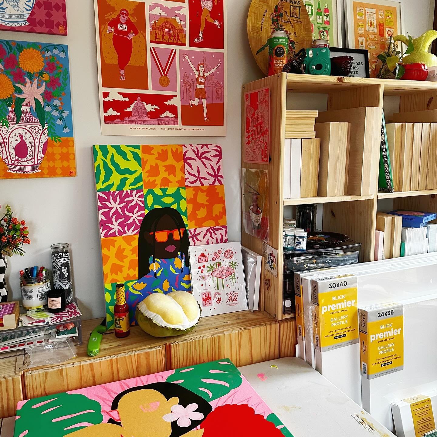 🎃 OCTOBER 🎃 The last 3 months have been kind of a wild ride, but I&rsquo;m here to kick off November with an info dump of all the highlights of the last 3 months:

⚡️ In September, I left my role as an Art Director with KNOCK to pursue art and illu