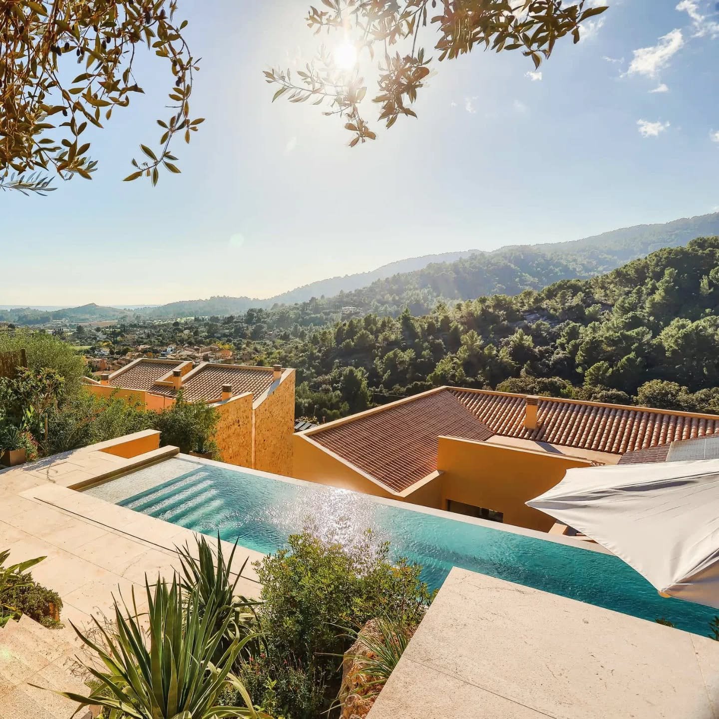 This place is a dream come true! Loved every moment of photographing here for @bjurfors_mallorca 

&iexcl;Este lugar es un sue&ntilde;o hecho realidad! Me encant&oacute; cada momento de fotografiar aqu&iacute; para @bjurfors_mallorca 

#mallorca #spa