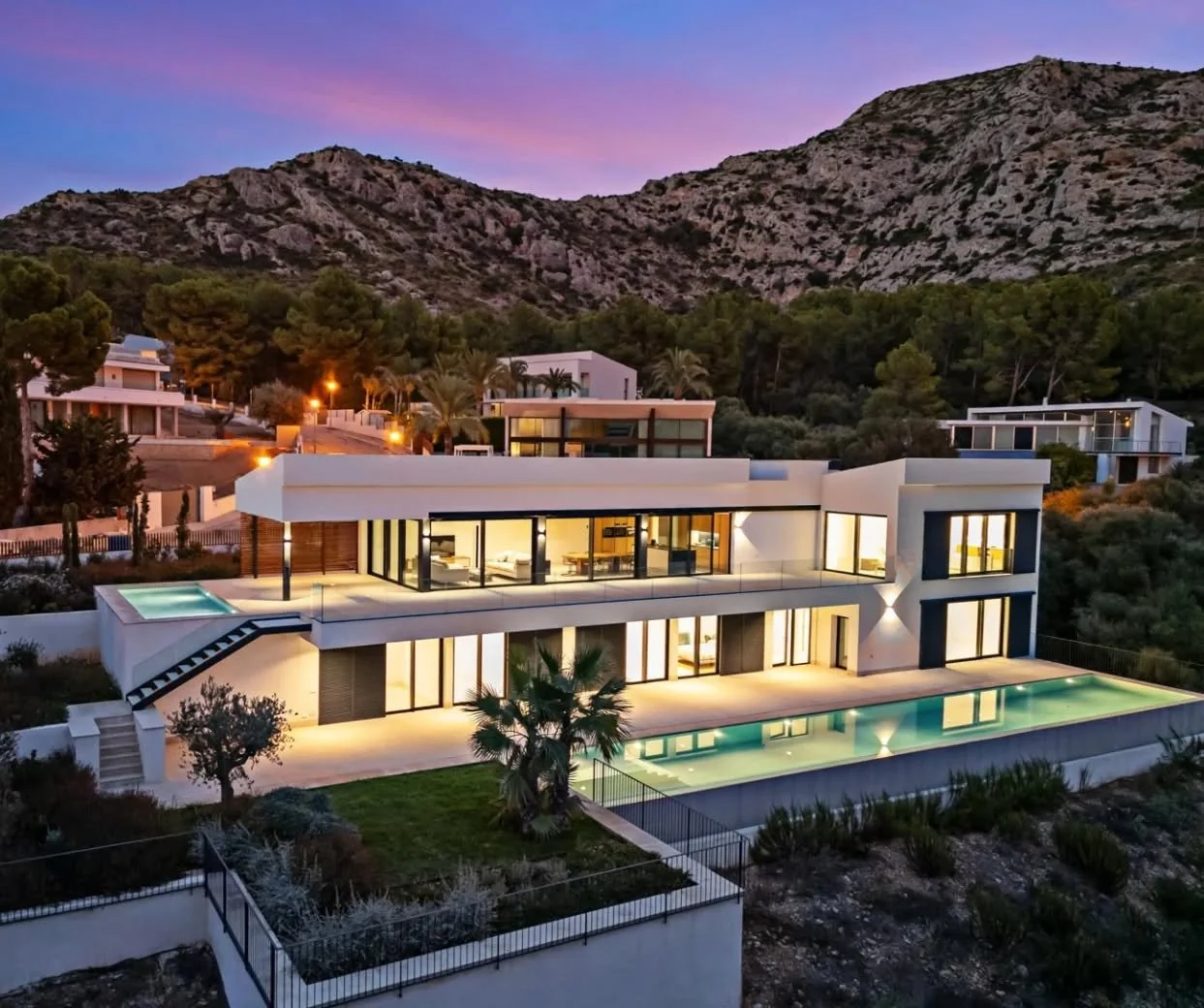 When the sunset delivers! Property shot for @pollentia_properties, a dream come true 😍

&iexcl;Cuando el atardecer vale la pena! Fotograf&iacute;a de propiedad para @pollentia_properties, un sue&ntilde;o hecho realidad 😍

#mallorca #spain #canon #c