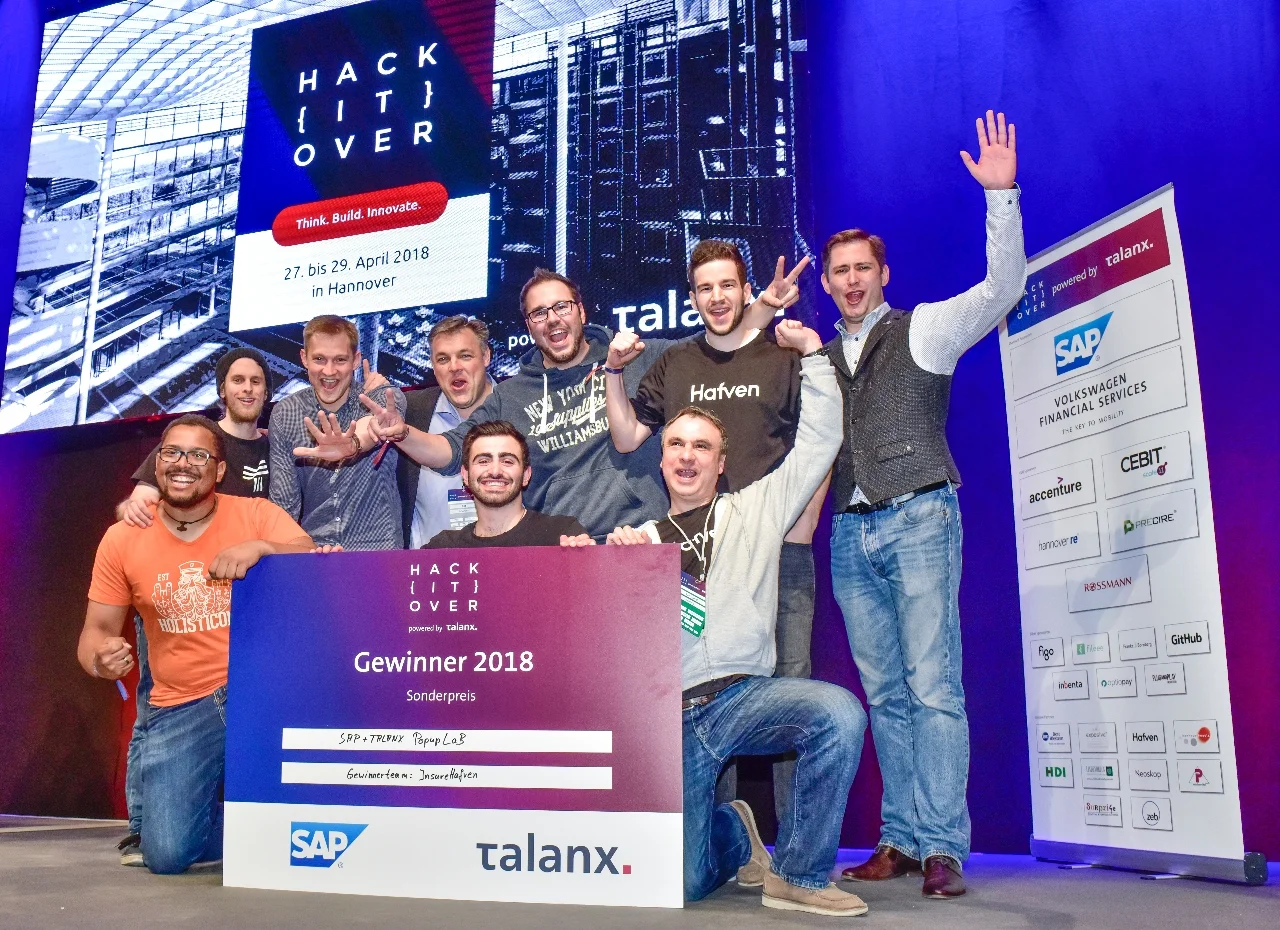 Das InsureHafven-Team mit Rolf Schumann von SAP. Foto: www.scheffen.de