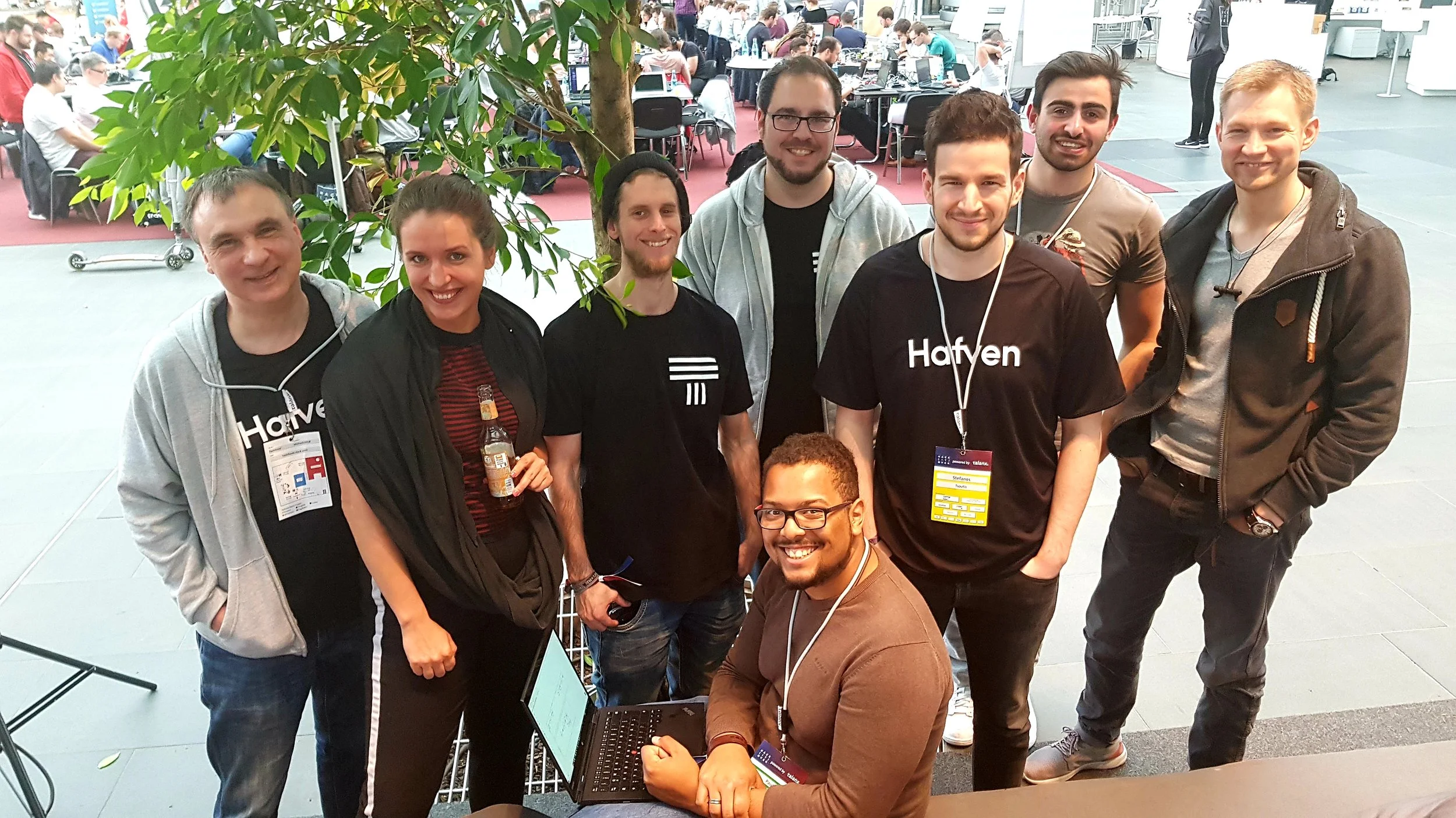 Das Team mit Mira, die auch aus der Community ist und die Gesundheitsapp "FutureHealth" gepitched hat.
