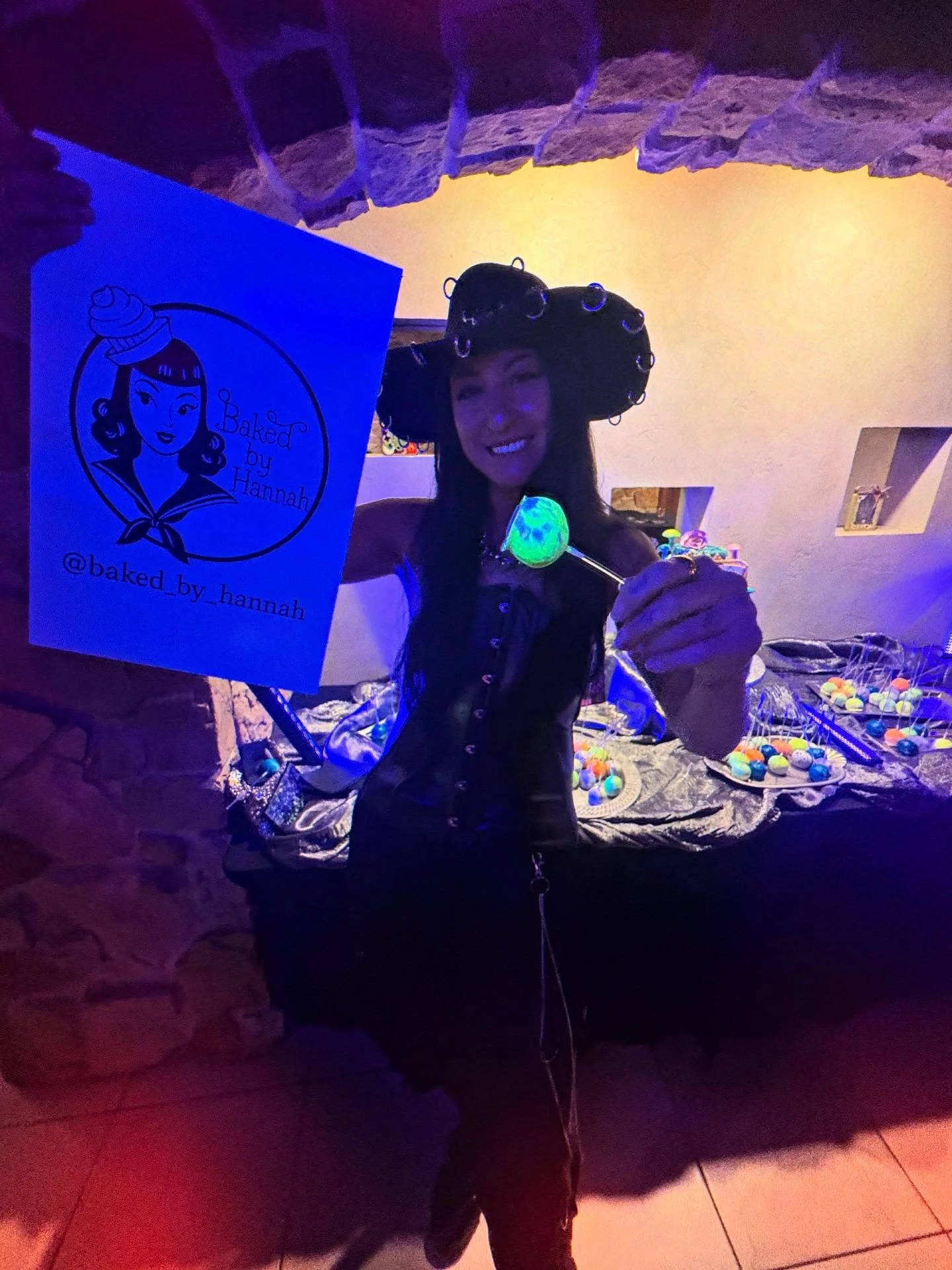 So excited to announce Baked by Hannah DENVER is in full swing! Had an amazing time being a part of the @shroomskimag Halloween event and working with the one and only @spacecadetcakes. Thank so much for the love, support, and follows! More exciting 