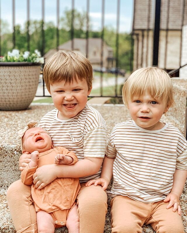 The matching/coordination lives on 🎉🙌🏼😂 Well, Collins wasn&rsquo;t about her brother holding her and Beckett is like Chandler Bing when you tell him to &ldquo;smile&rdquo; but we&rsquo;ll work on it. All in all&mdash;they&rsquo;re the best and I&