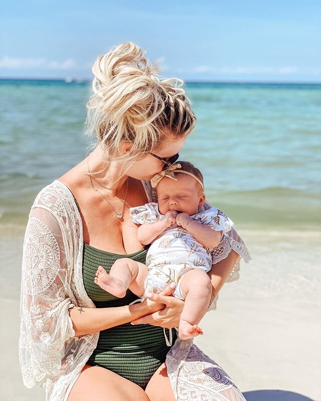 The last couple days have been so good for my soul. ✨ Very first girls&rsquo; beach trip in the books and definitely won&rsquo;t be the last. 💗🌴☀️ (also who doesn&rsquo;t love a chubby babe in a swimsuit I mean, c&rsquo;mon)