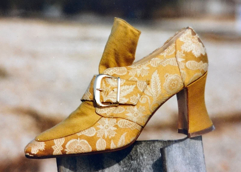 GOLD-COURT-SHOE-MS-1984.jpg