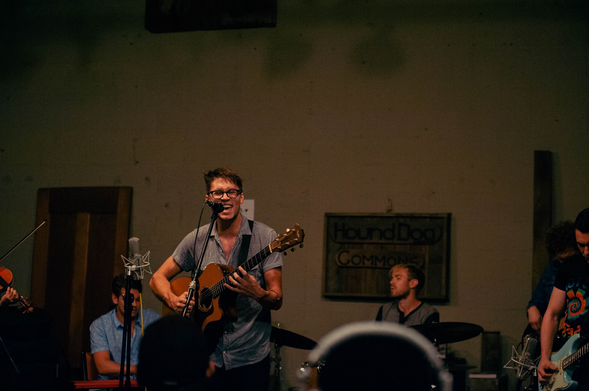Arts Fishing Club performing a Sofar show at Hound Dog Commons, East Nashville – Photo: Alexandra Justice