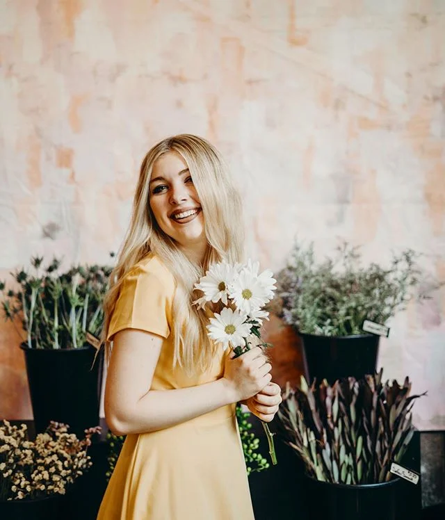 The weather has been in the 90’s all week long! I love that summer is already here! I’m so amazed that May is almost over! ☀️ Amelia’s Flowers is one of my FAVORITE places! 
Do you have a favorite flower?? @ameliasflowerstn