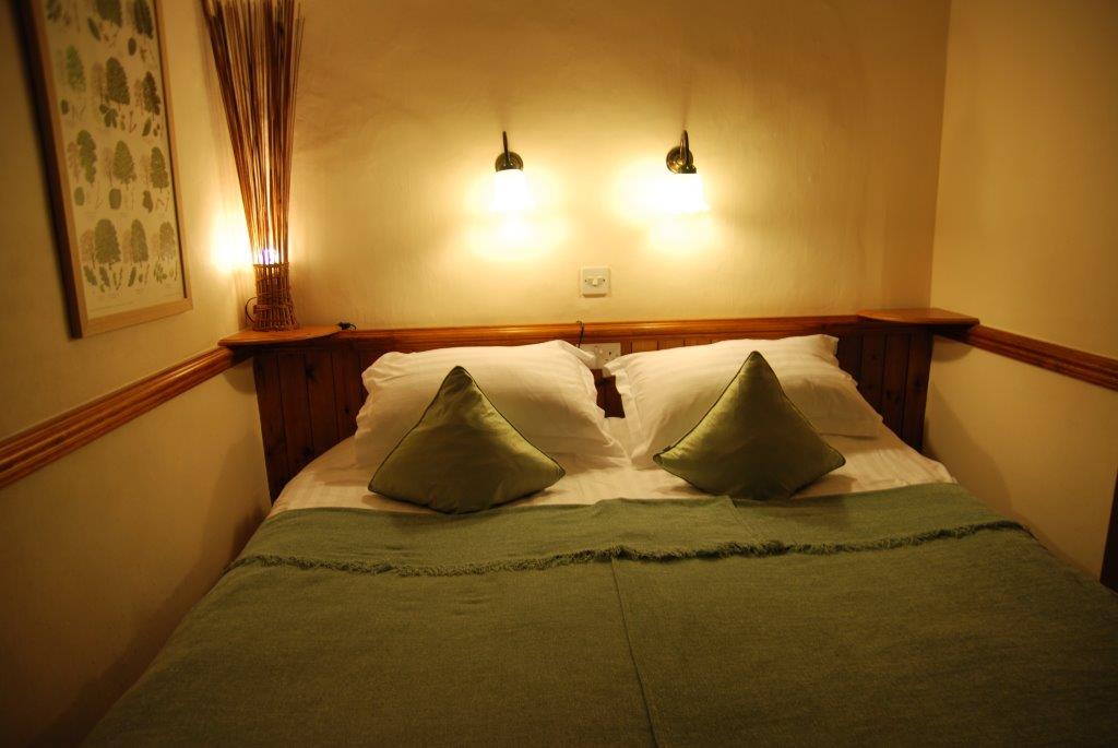 Room 3  as kingsize bed.jpg
