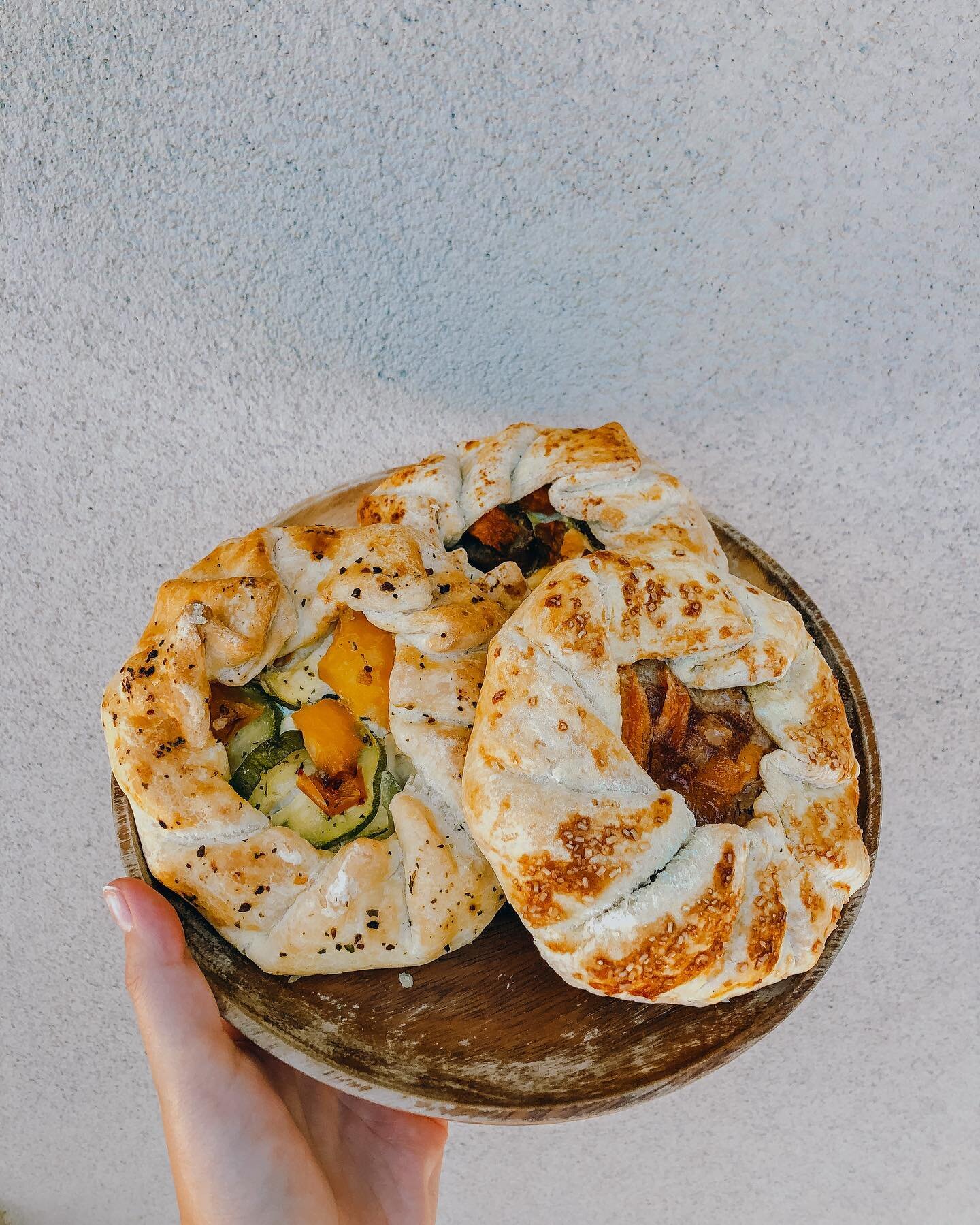 Galettes galore!

Try a savoury veggie or honey garlic sausage galette for lunch 🫑🍠🧀🧄
Or grab a sweet peach galette while it&rsquo;s still in season 🍑

@ancaster_village