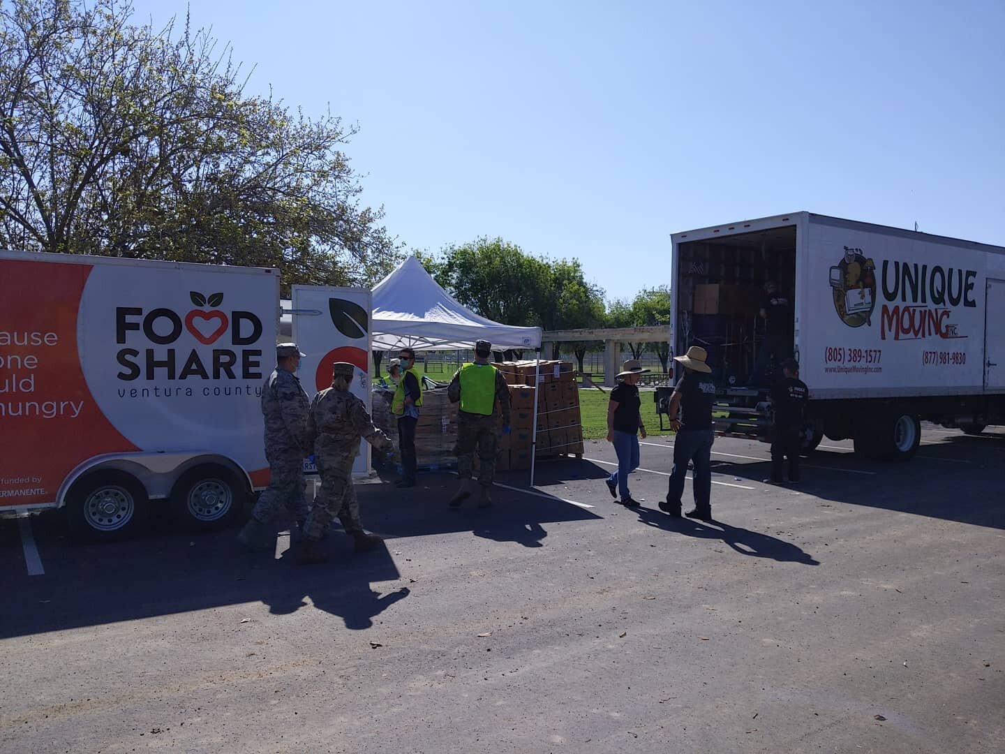 Helping in the community with #foodshare in #oxnard.

#UniqueMovingCares 
#uniquemovinginc #ventura #camarillo #moving #storage #community #covid #coronavirus #donate