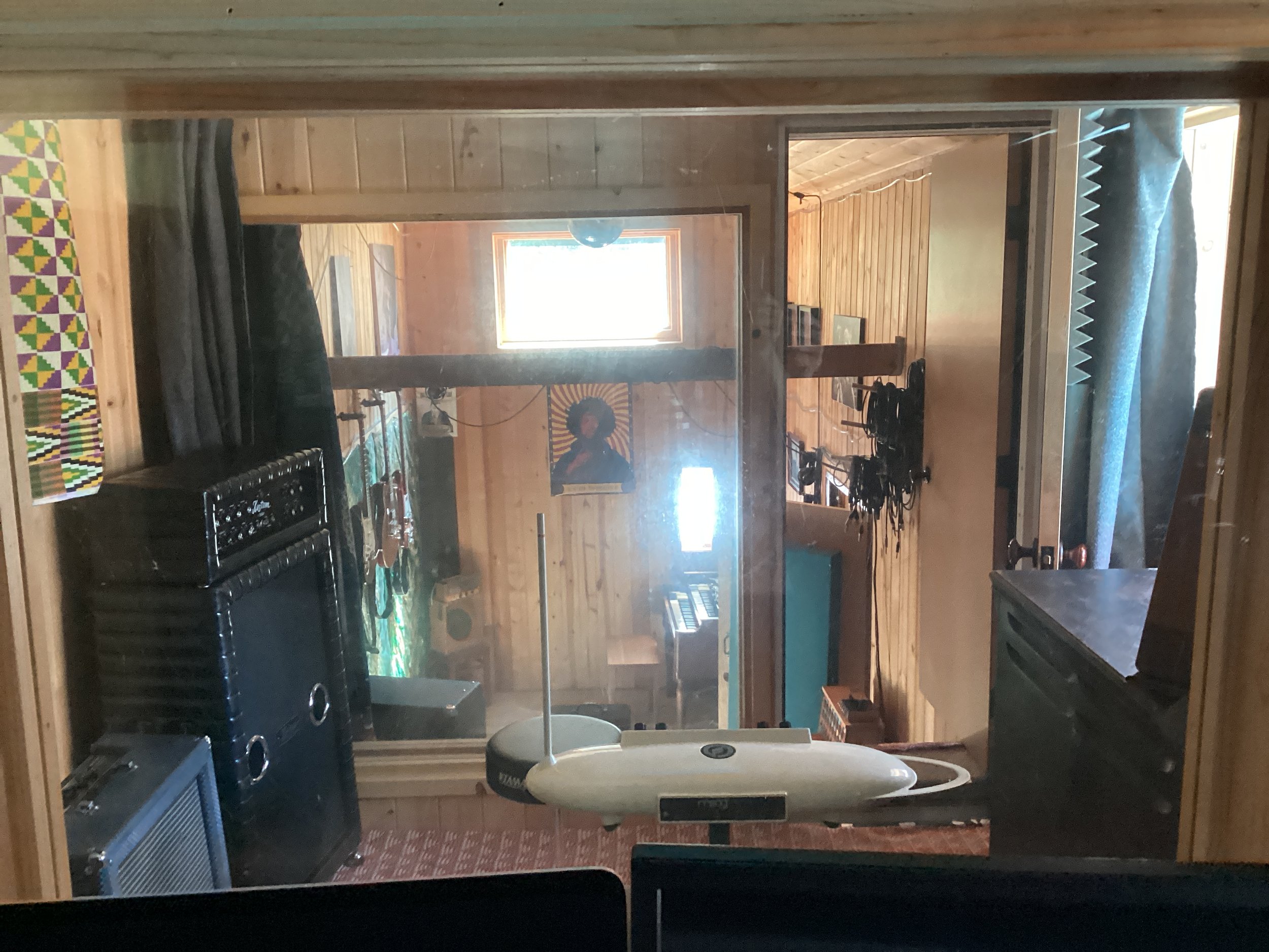leviatone_studios_music_recording_0124.JPG