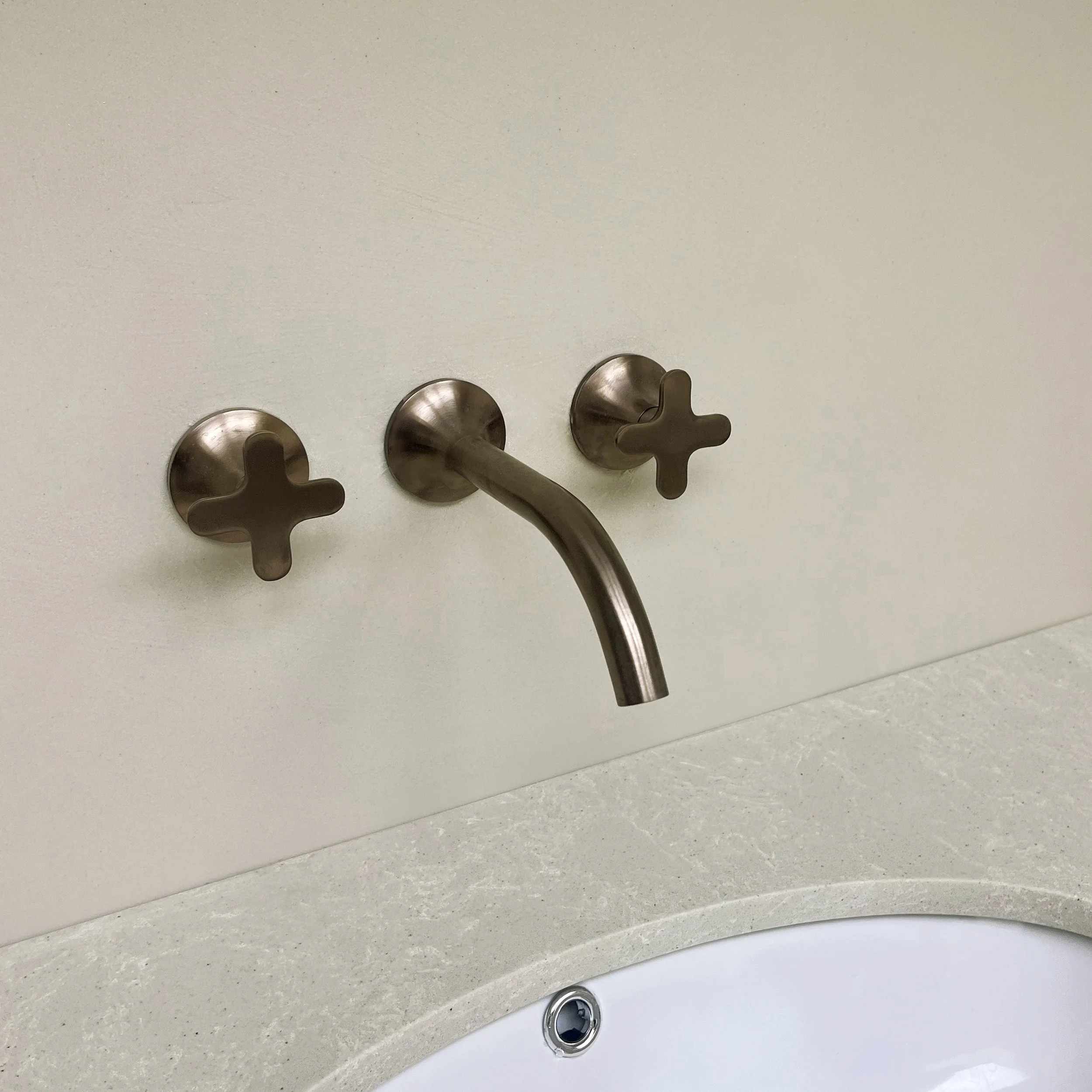 Clay fine textured wall finish