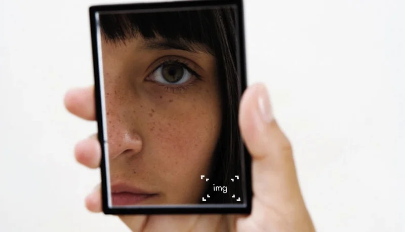 woman-looking-in-mirrorimg.jpg