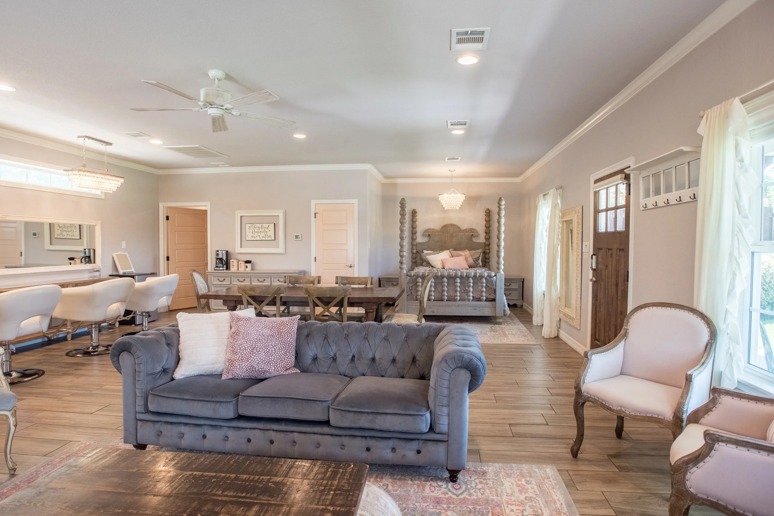 Complete with a queen bed, making it the perfect honeymoon suite to boot!