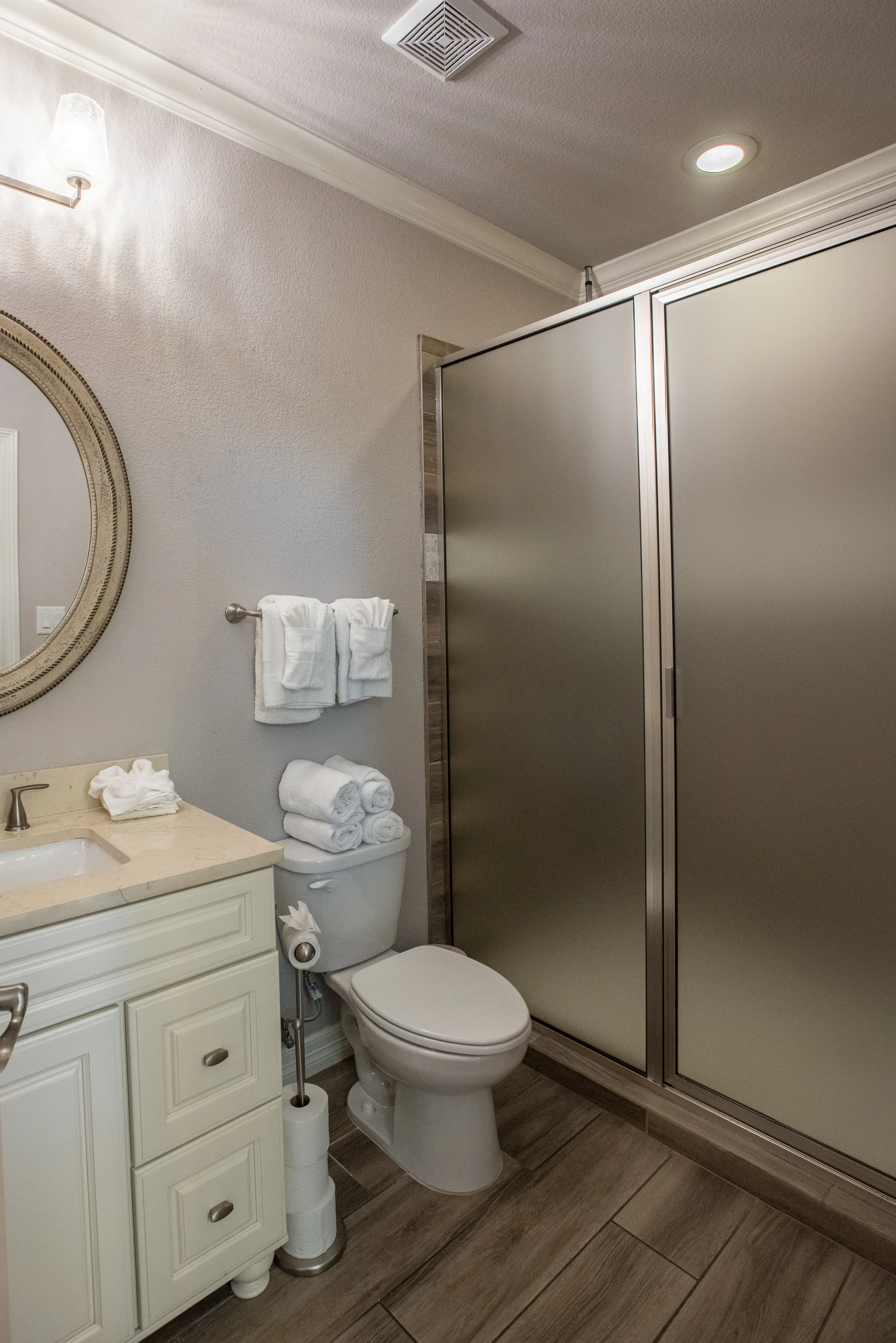 Luxury bathroom complete with all of your wedding day needs!