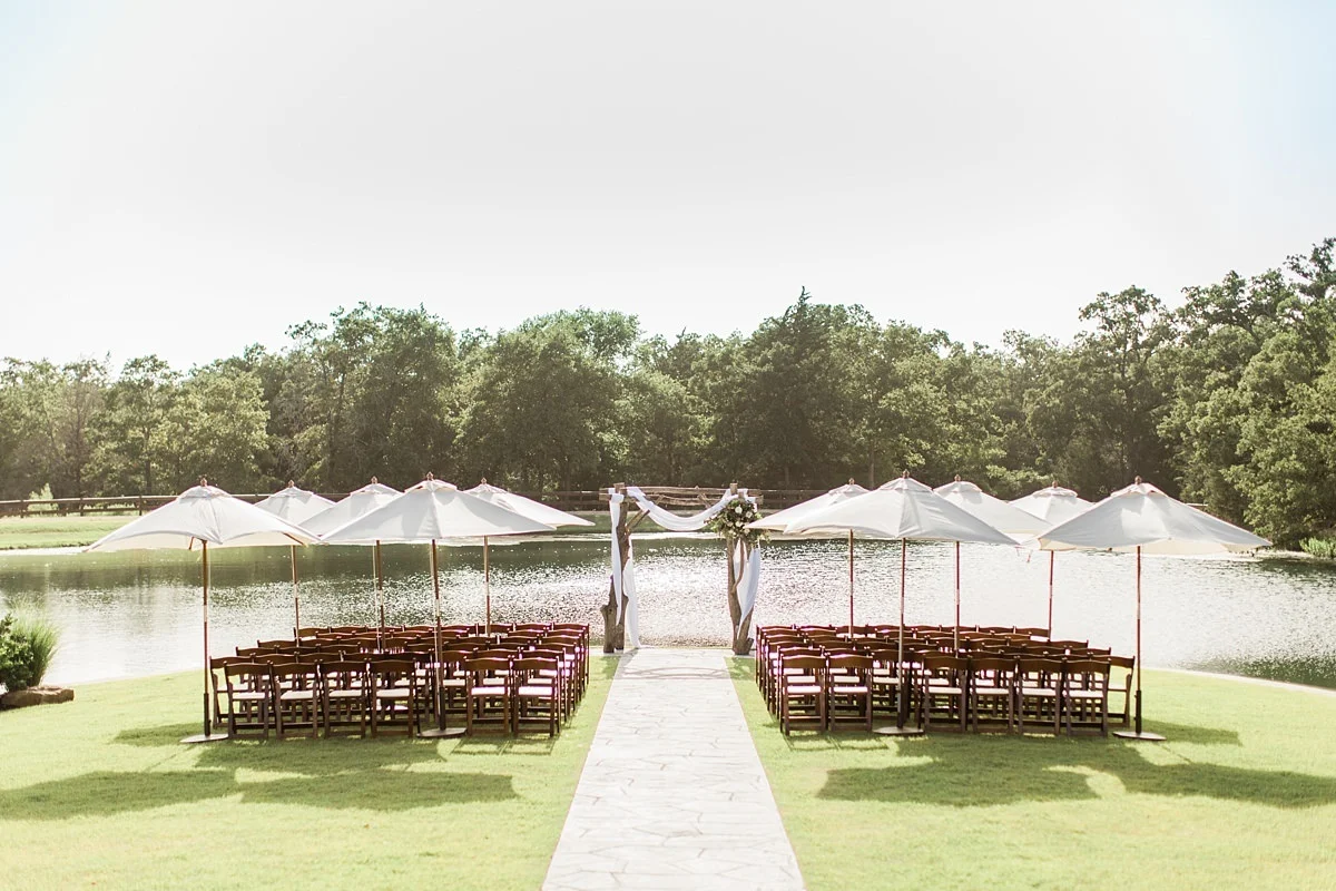 Peach-Creek-Ranch-_College-Station_Fort-Worth-Texas-Wedding-Photographer_Barbara-and-Daniel-Married_Tara-Barnes-Photography_Weatherford_0028-1.jpg