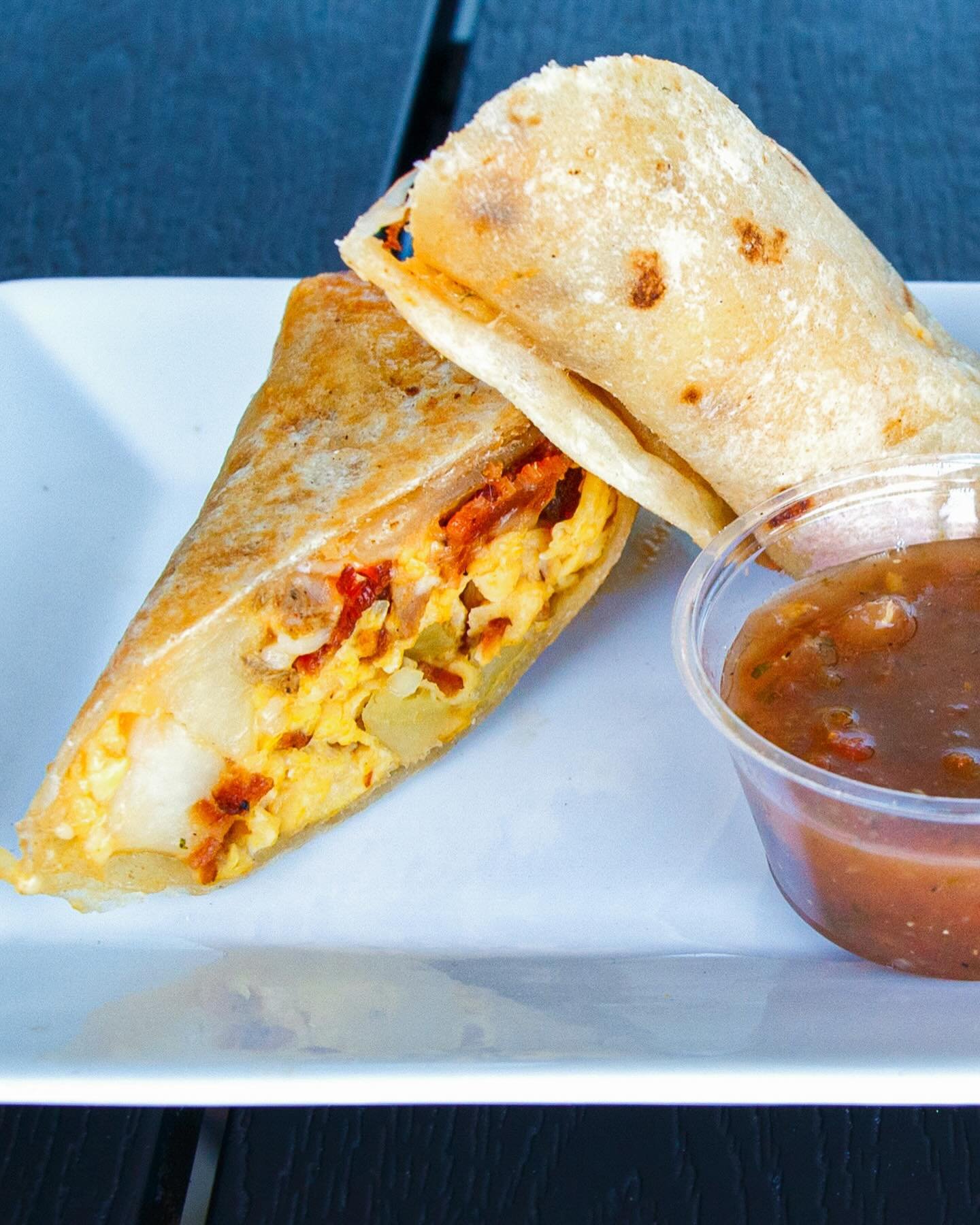 🌯 Spotlight on Our Mini Breakfast Burrito! 🌯

Our Mini Breakfast Burrito is available all day so you can enjoy it whenever the craving strikes! #AllDayBreakfast #BreakfastForDinner 🕒🍳

Wrapped in a @vistahermosaproducts tortilla that is completel