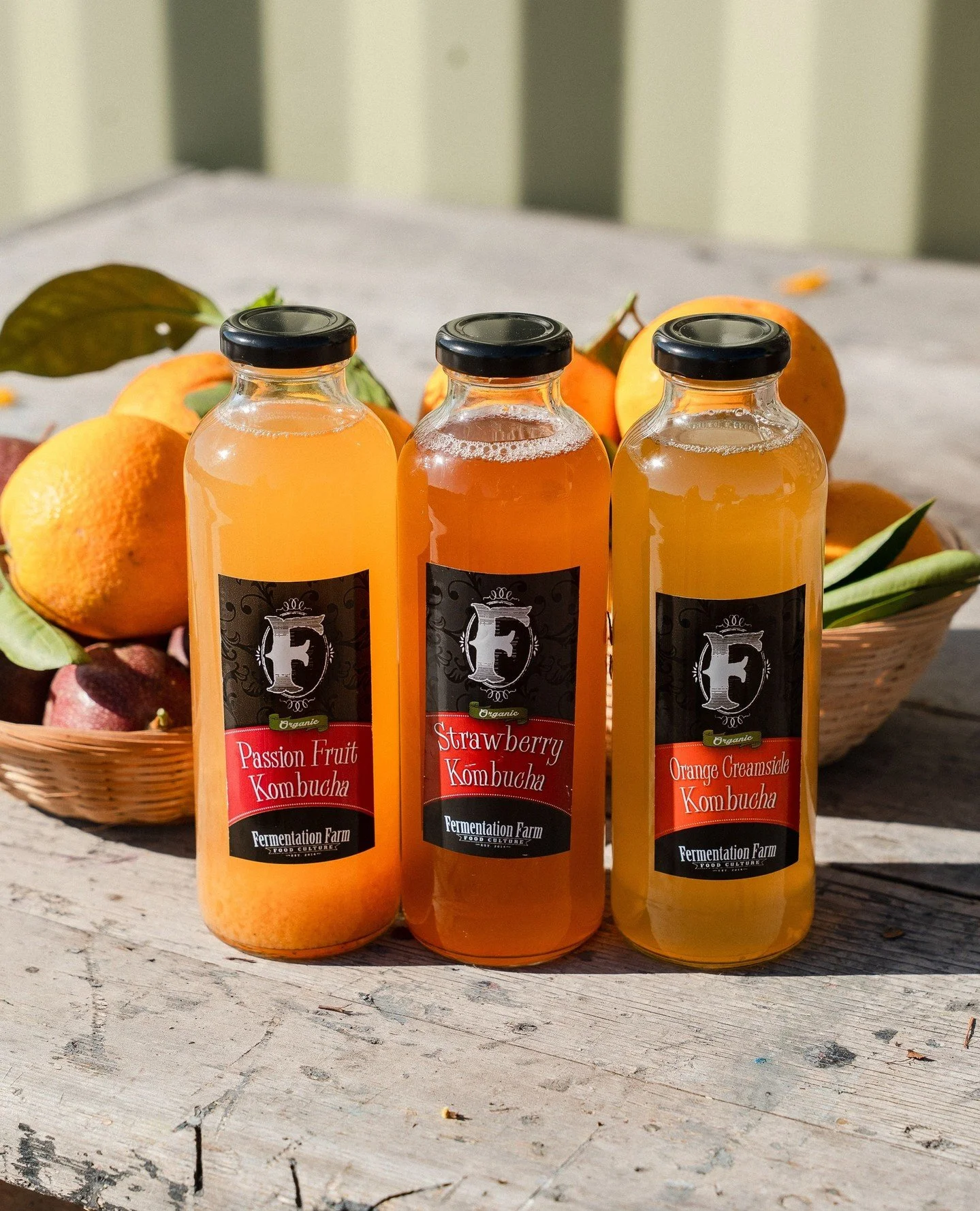 Our bottled kombucha is perfect for the warm week we have ahead!  Ready to keep in your fridge for those days you can&rsquo;t make it to our Kombucha Bar.⁠ Choose from a variety of flavors: Passion Fruit, Strawberry, or Orange Creamsicle. Made with r