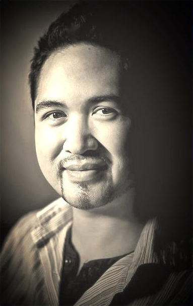 MARK MANALO EDITOR