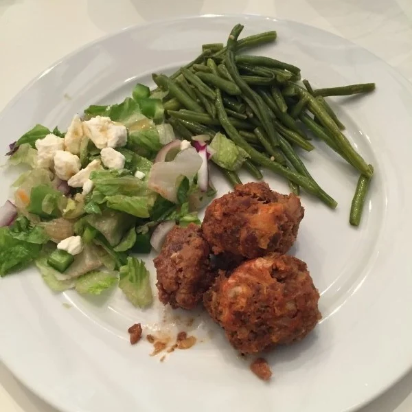 Gluten free, Dairy free Meatballs :: Surviving Sarah