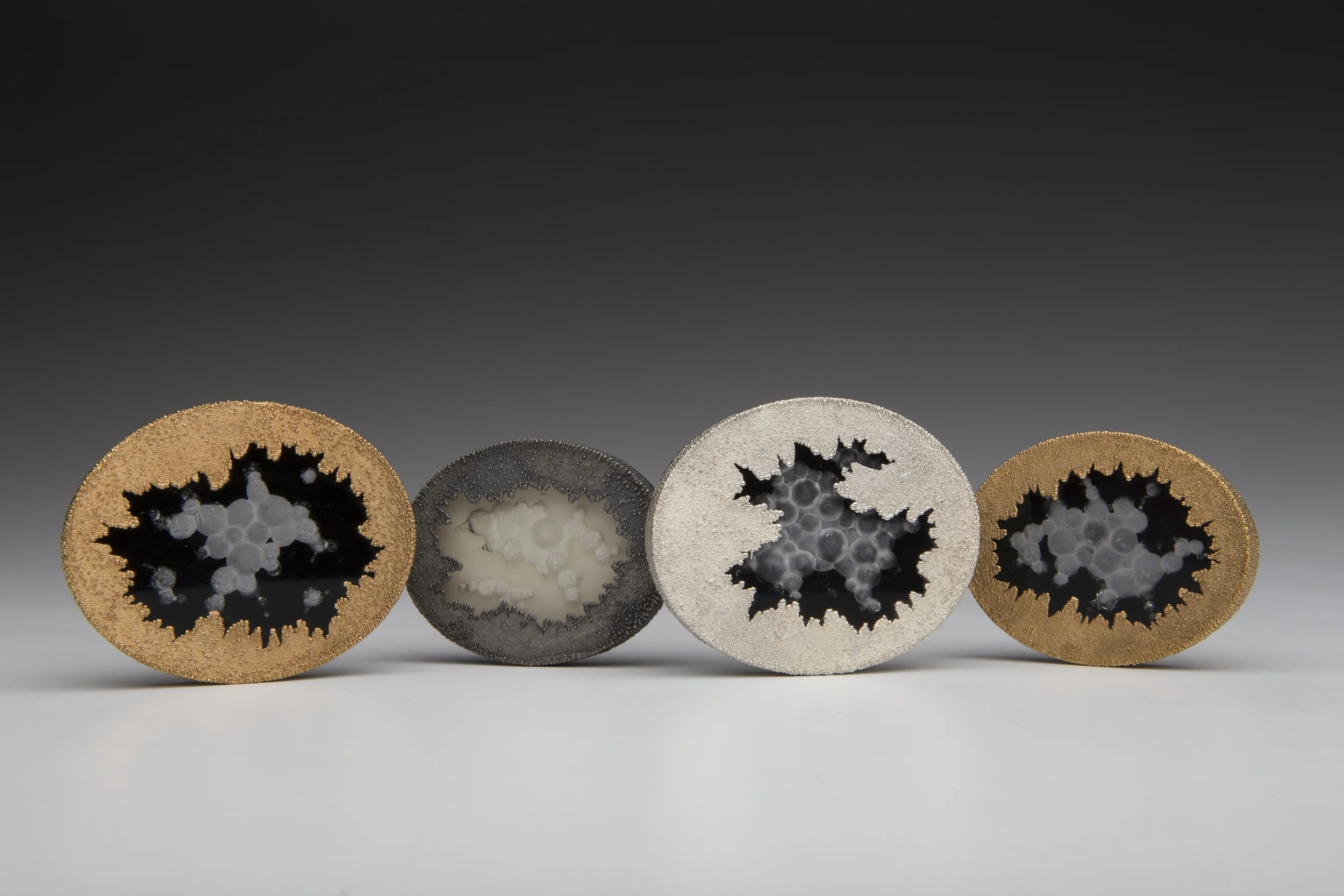 Endless Growth (Brooch) - Detail