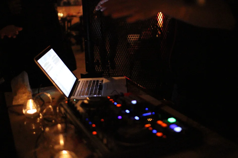 closed sessions-9.jpg